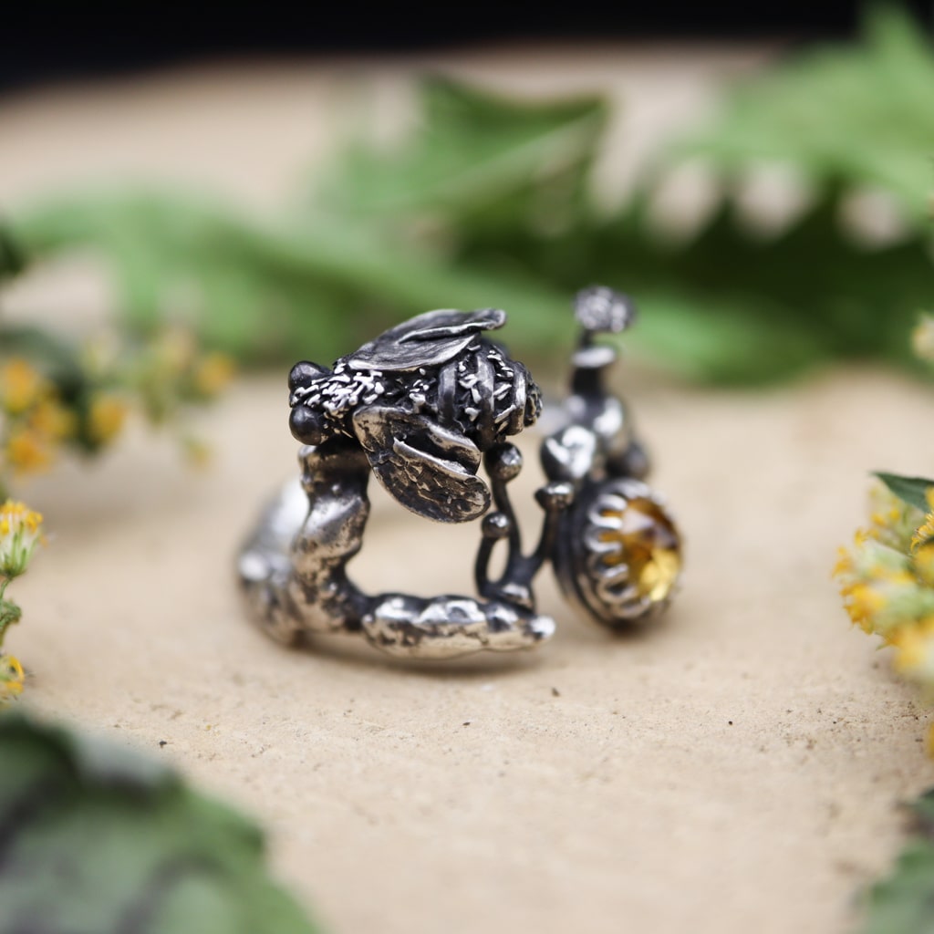 Hand Carved Bee and Citrine Ring – Unique Bohemian Jewelry for Women, Natural Gemstone Statement Ring – Perfect for Boho Fashion, Gift Giving & Special Occasions
