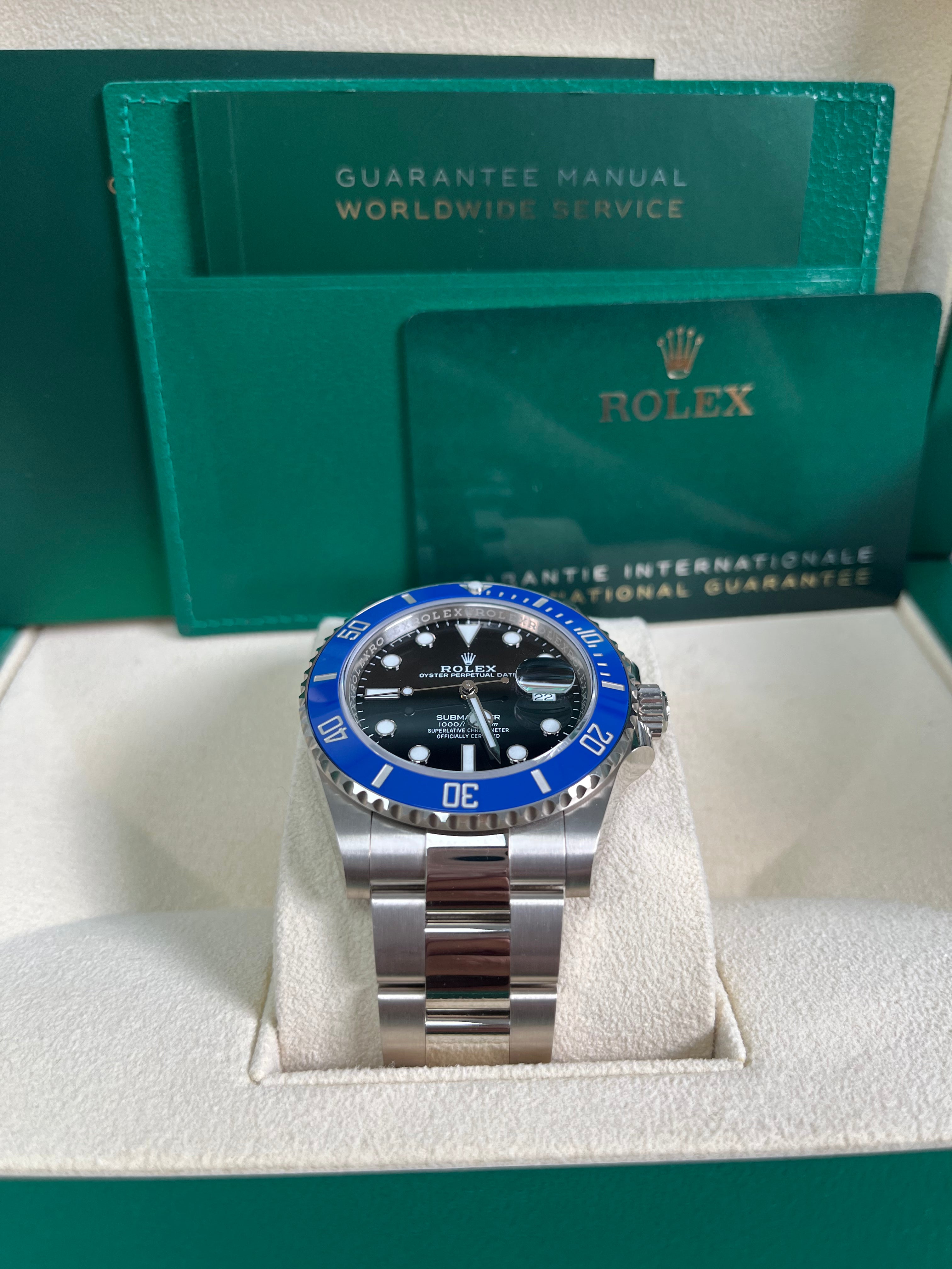 Rolex Submariner Date 126619LB - 18K White Gold Men's Luxury Watch with Blue Ceramic Bezel & Black Dial - Perfect for Diving, Business & Special Occasions