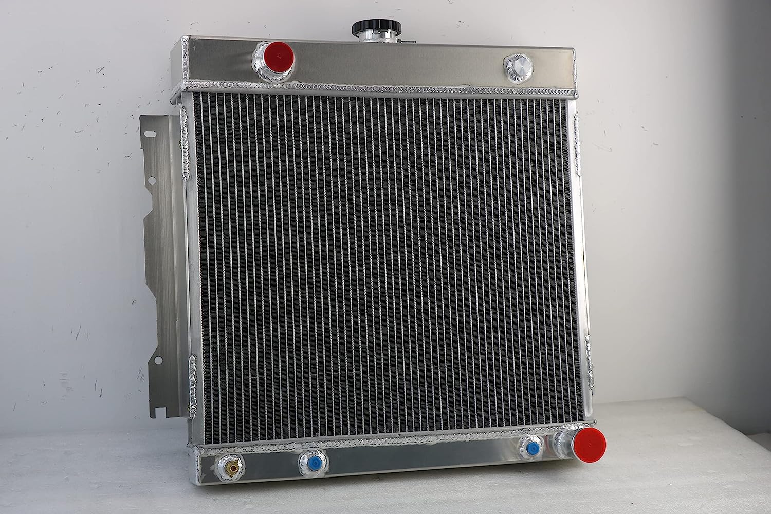 4 Row Aluminum Radiator for 1970-1979 Dodge D100 D150 D200 D300 W100 W150 W200 W300 & Plymouth 5.2L 5.9L V8 - Complete Cooling Kit with Shroud & Electric Fan Relay - Perfect for Off-Road, Towing & High-Performance Applications (Fits 1971-1978 Models)