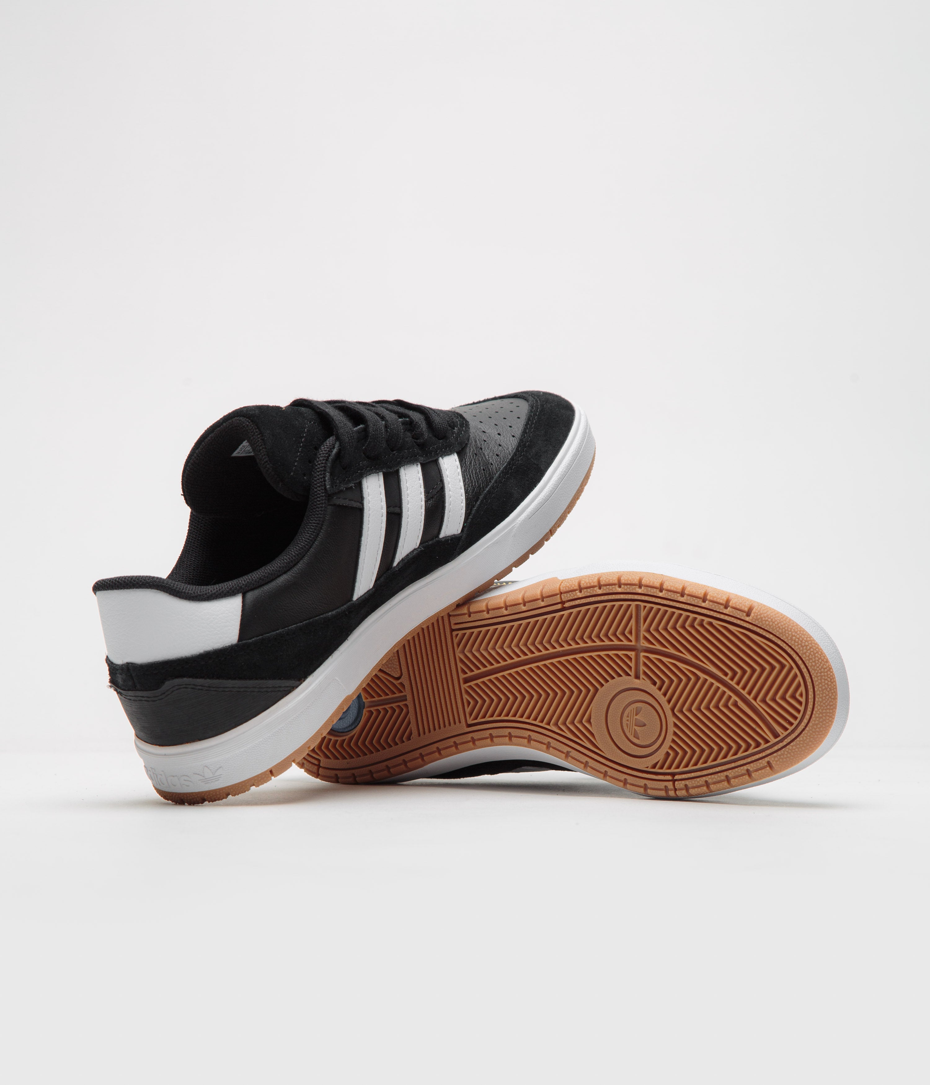 Adidas Tyshawn II Sneakers - Core Black/FTWR White/Gum4 - Men's Basketball Shoes for Court Performance & Street Style