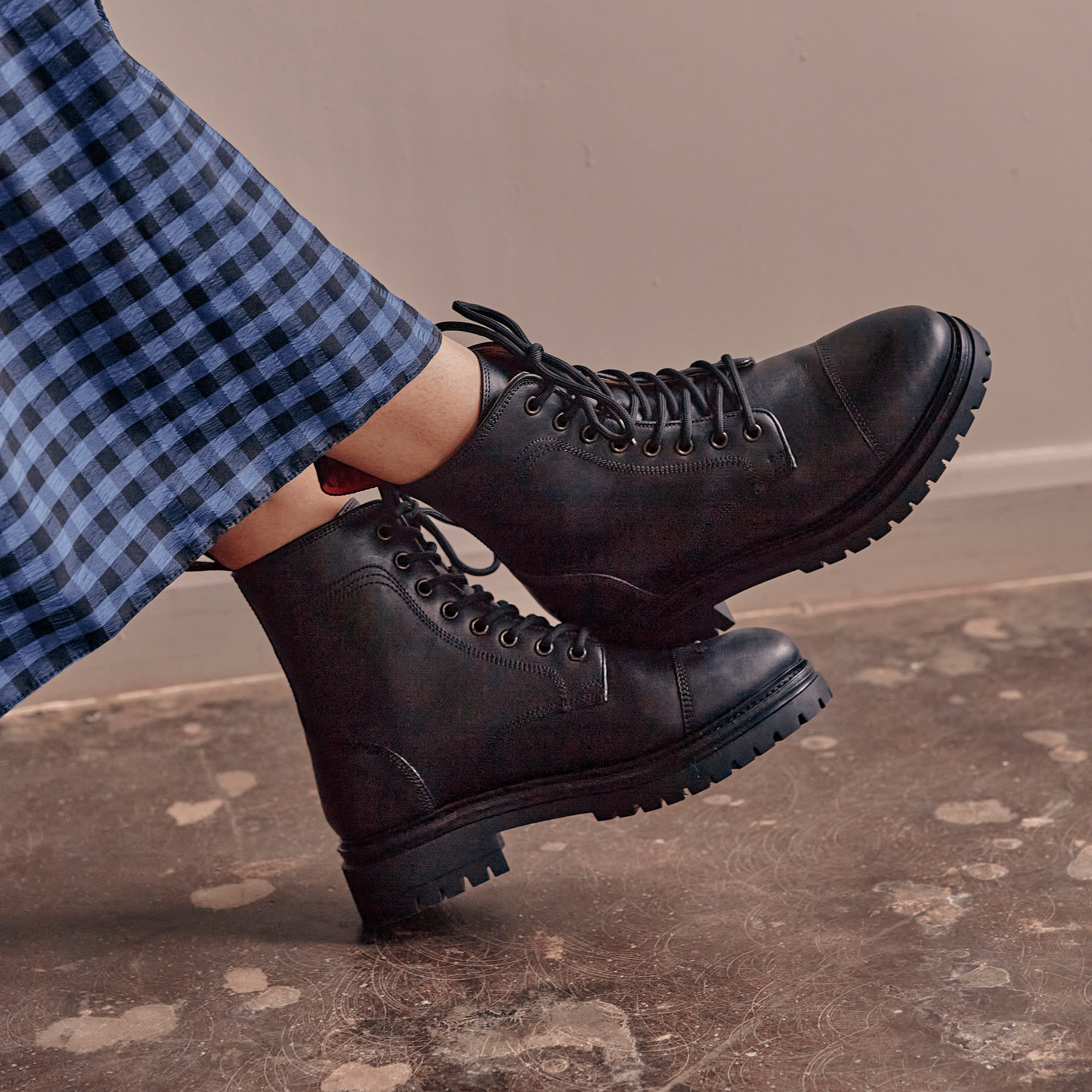 DINCKLEY Black - Stylish and Durable for Everyday Use | Perfect for Home, Office, and Travel Accessories