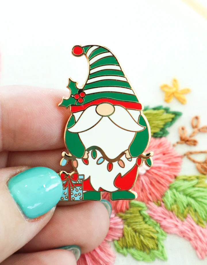Christmas Gnome Needle Minder - Magnetic Pin Holder for Sewing, Embroidery & Quilting - Perfect for Holiday Crafting & DIY Projects