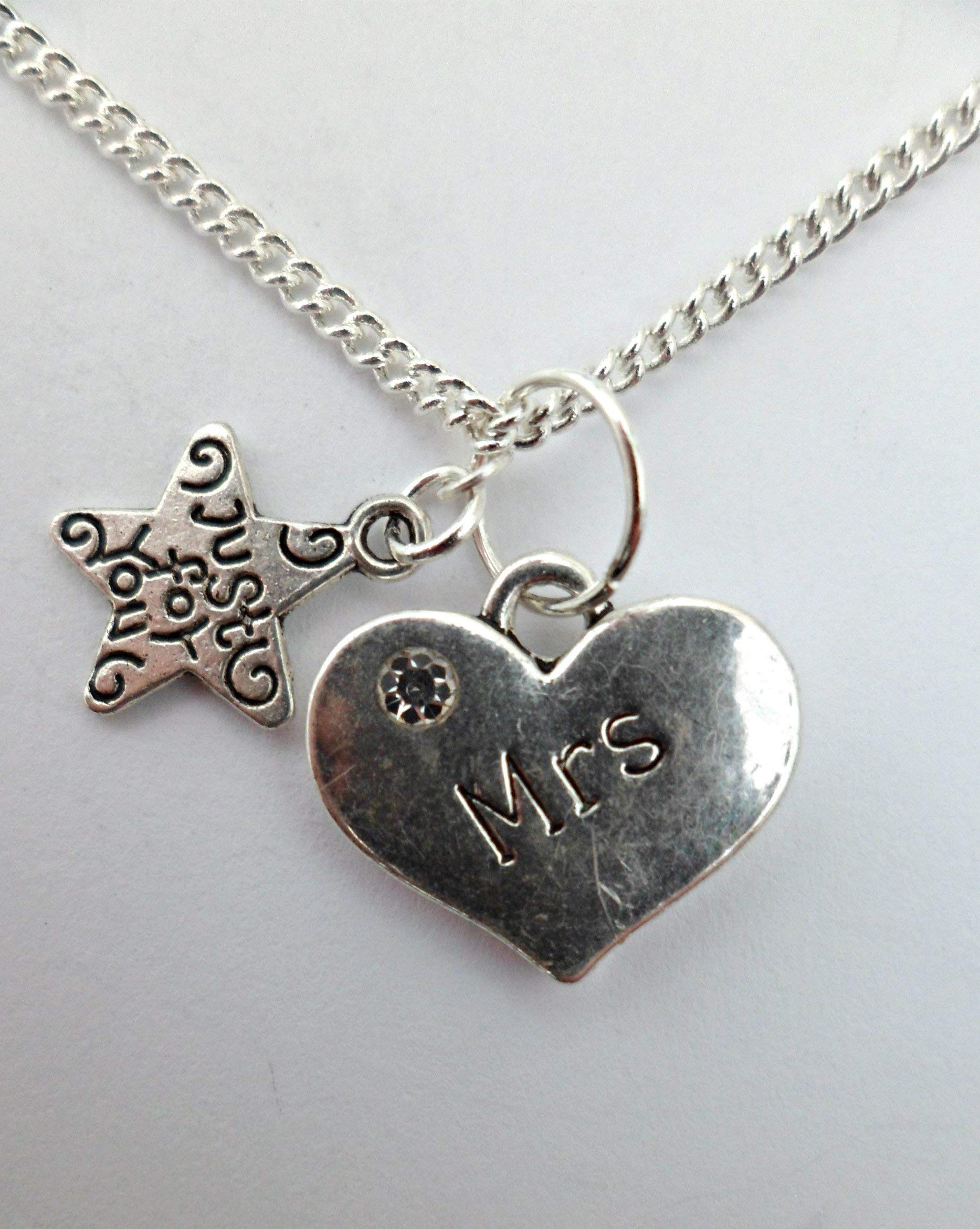 Elegant Silver Plated Heart Charm Pendant Necklace for Women - Perfect Gift for Valentine's Day, Anniversary & Romantic Occasions