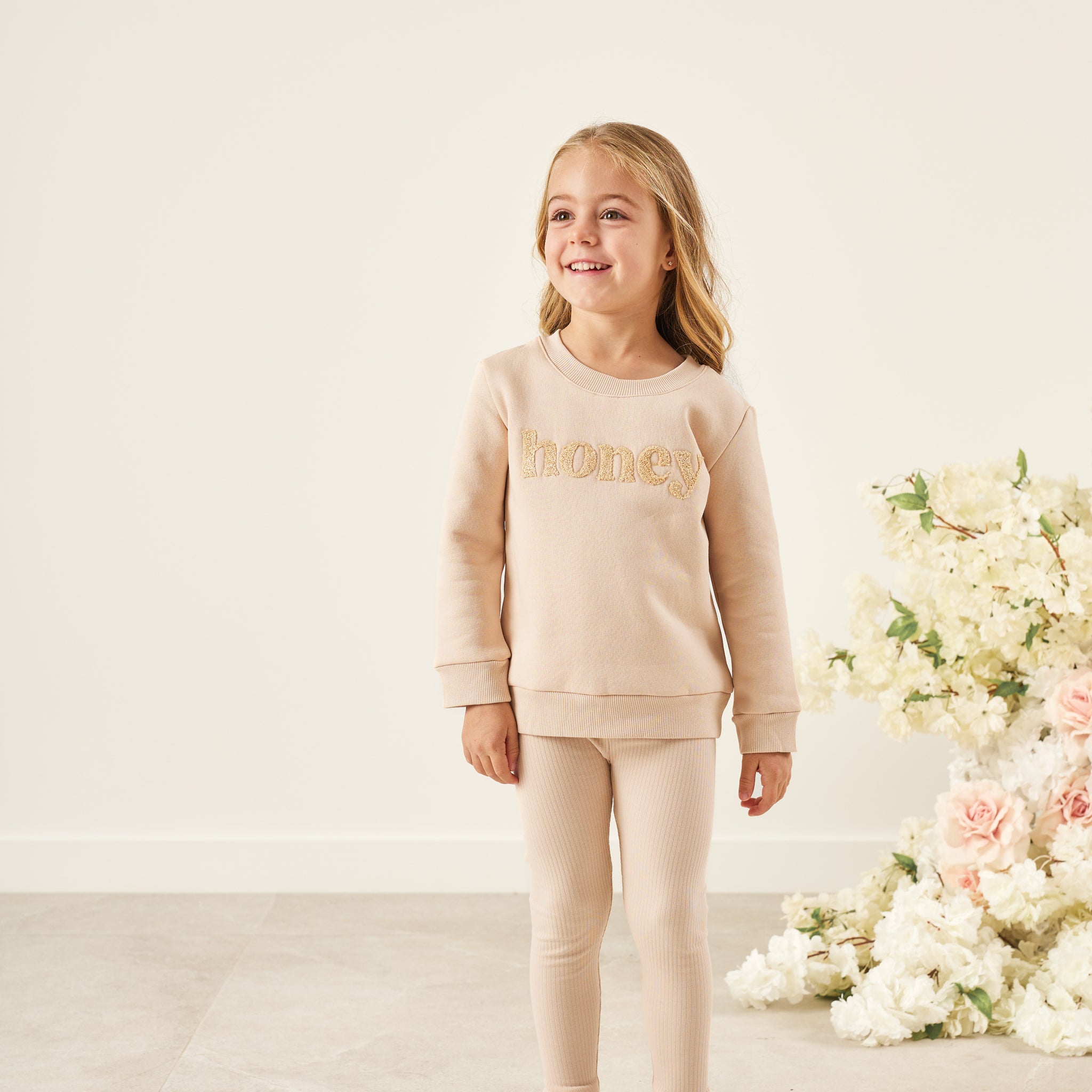 Cozy Honey Fleece Jumper for Women - Soft Warm Pullover Sweater for Fall & Winter - Perfect for Casual Outfits, Lounging at Home, and Outdoor Activities