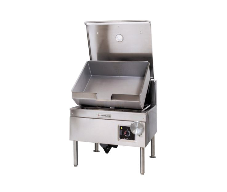 **30 Gallon Tilt Skillet by Garland Cleveland - Commercial Natural Gas Powered for Restaurants, Catering & Food Service**    **使用场景:** Ideal for large-scale cooking, frying, and food preparation in restaurants, catering businesses, and commercial kitchens.
