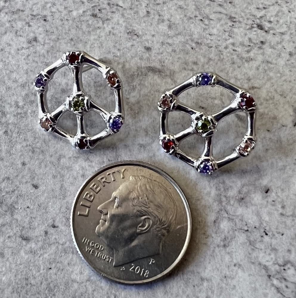 925 Sterling Silver Peace Sign Stud Earrings for Women - Hypoallergenic Gift for Hippie, Boho & Punk Fashion - Perfect for Everyday Wear & Special Occasions