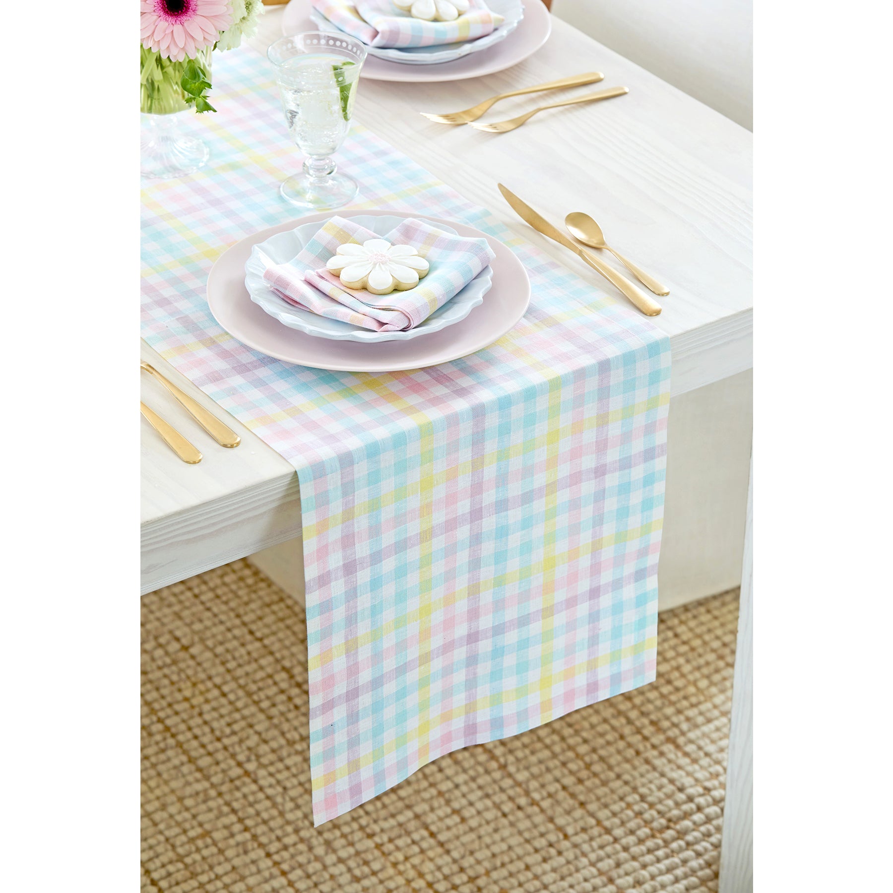 Stylish Gingham Table Runner for Dining Room Decor - Perfect for Farmhouse, Rustic, and Country Style Tables