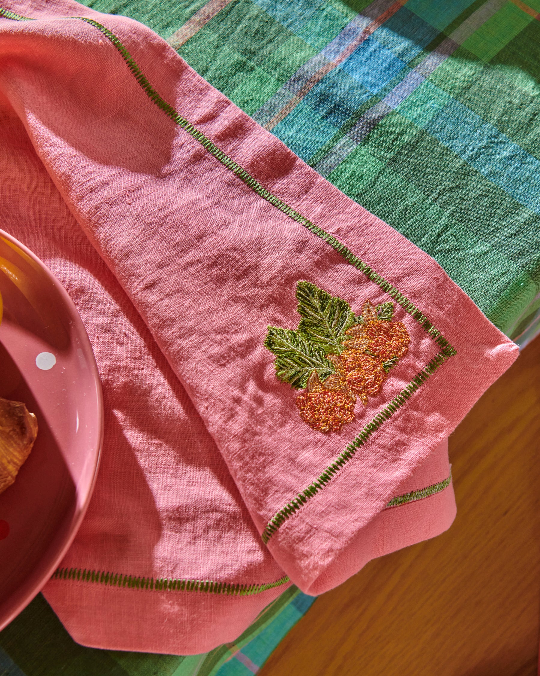 Berry Bliss Embroidered Linen Napkins Set of 4 - Premium Quality Table Linens for Dinner Parties, Weddings & Home Decor