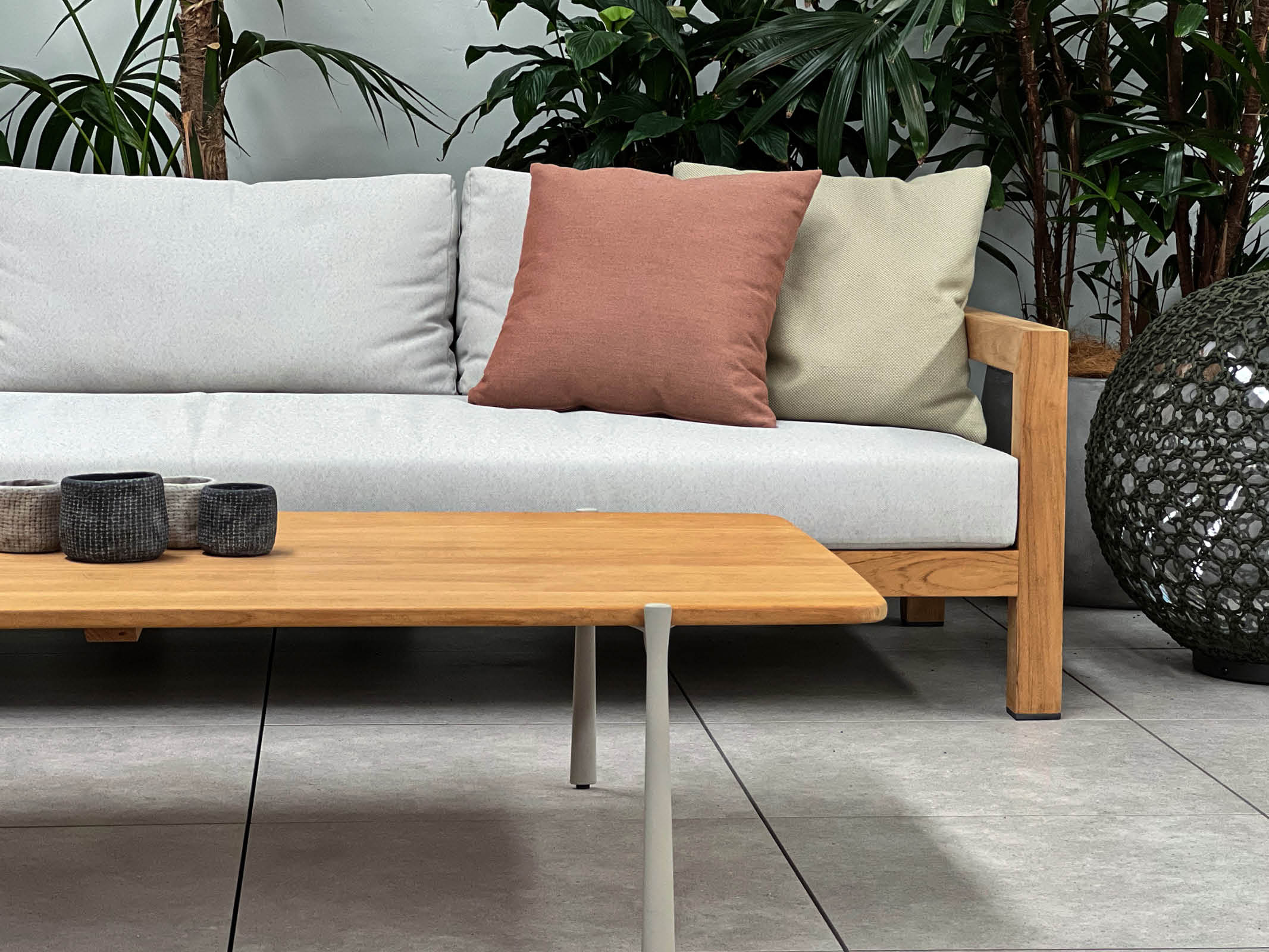 Ariki Sofa - Modern Comfortable Couch for Living Room, Lounge & Home Theater - Soft Fabric Upholstery, Sturdy Frame, Easy Assembly