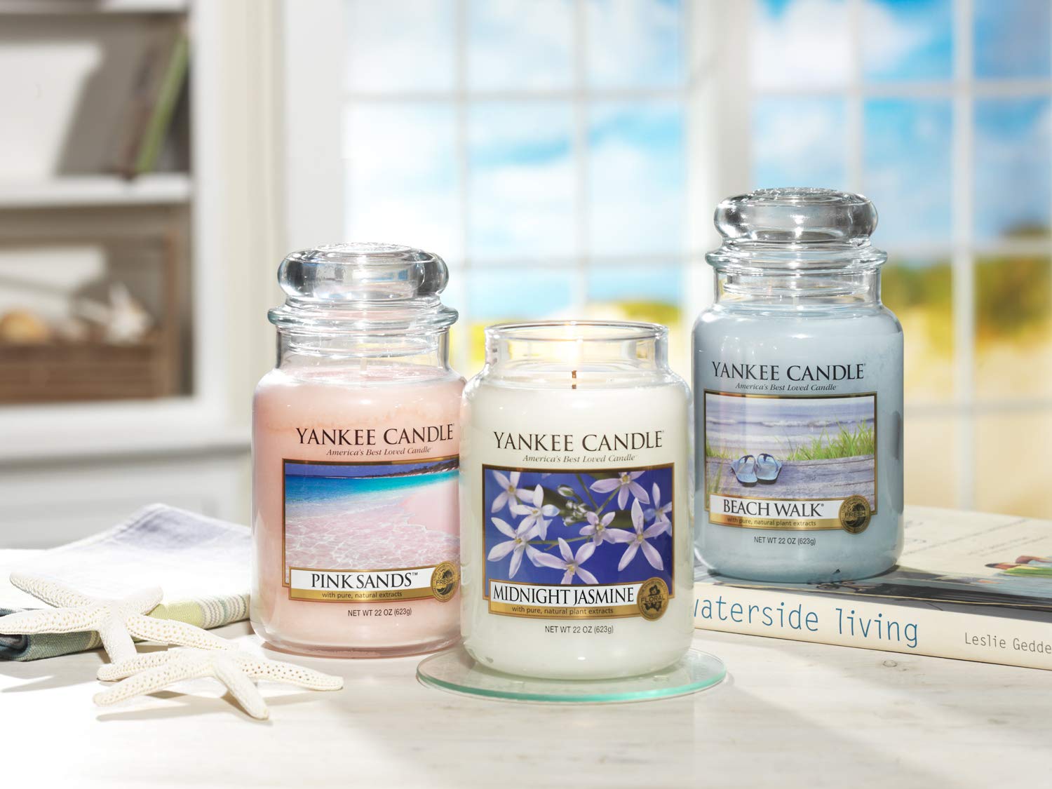 Yankee Candle Pink Sands 3.7-Oz Jar Candle - Small Scented Candle for Home, Bathroom & Relaxation | Long-Lasting Fragrance for Aromatherapy & Stress Relief