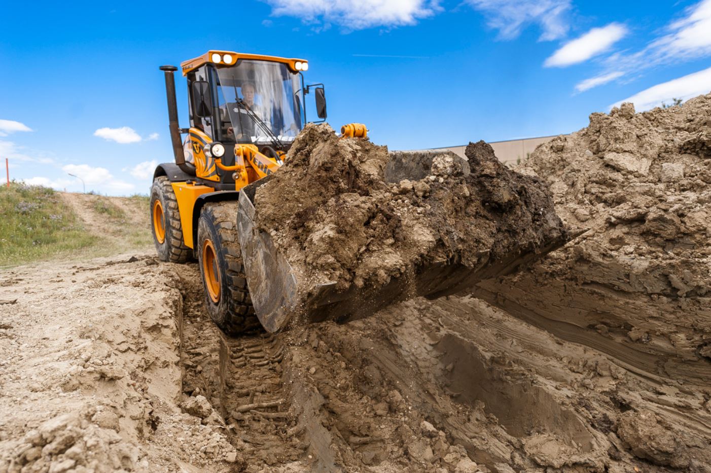 Venieri 13.63C Wheel Loader - Heavy Duty Construction Equipment for Excavation, Loading & Material Handling | Perfect for Construction Sites, Landscaping & Farm Use