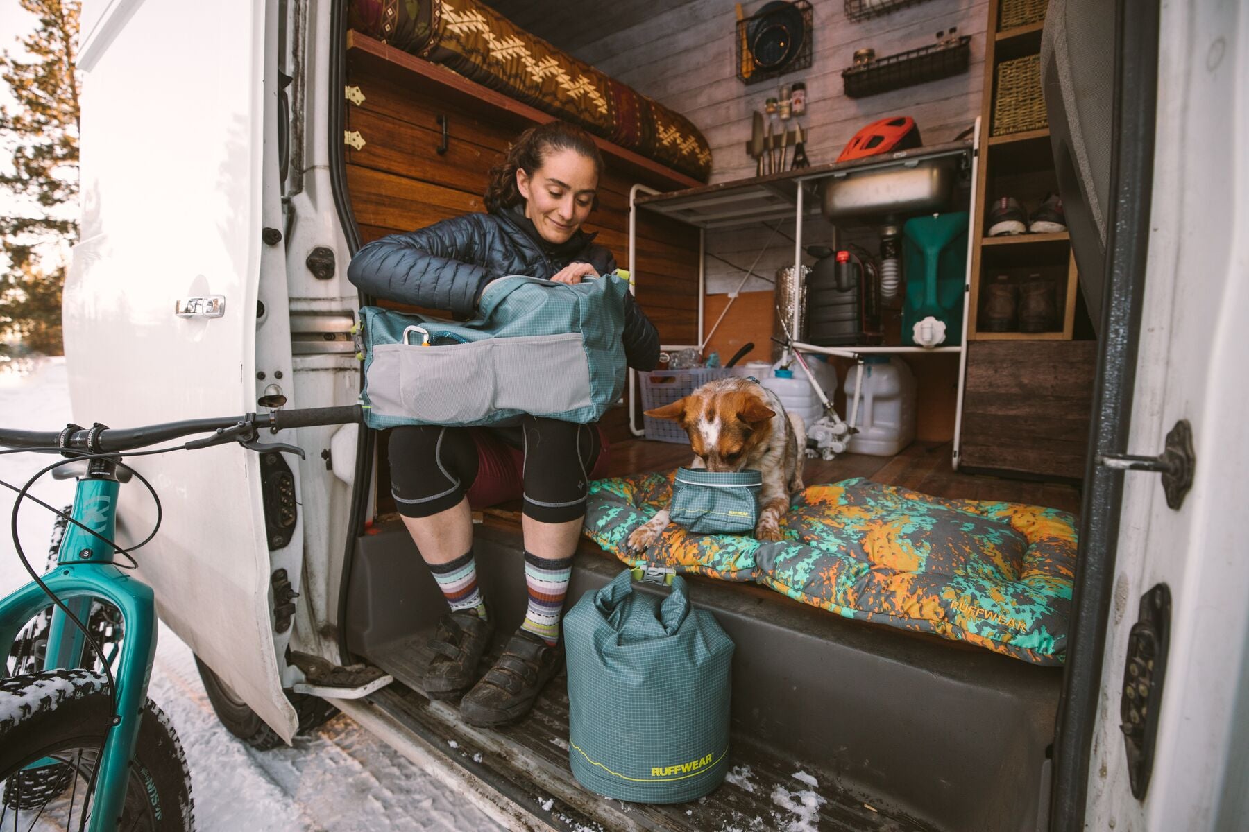 Ruffwear Cama Basecamp® Dog Bed - Tidal Teal Blue, Waterproof & Durable for Indoor/Outdoor Use - Perfect for Camping, Hiking & Travel with Your Pet