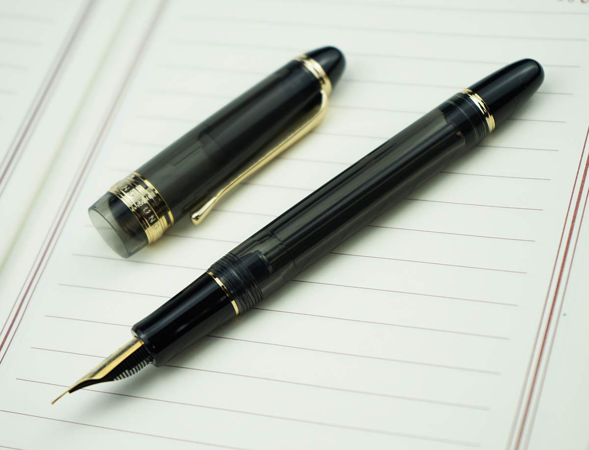Lanxivi Yongsheng 699 Fountain Pen - Fine Nib Vacuum Filling System, Transparent Gray Acrylic Body with Gold Trim, Solid Section Pen Box Set - Perfect for Calligraphy, Journaling & Gift Giving