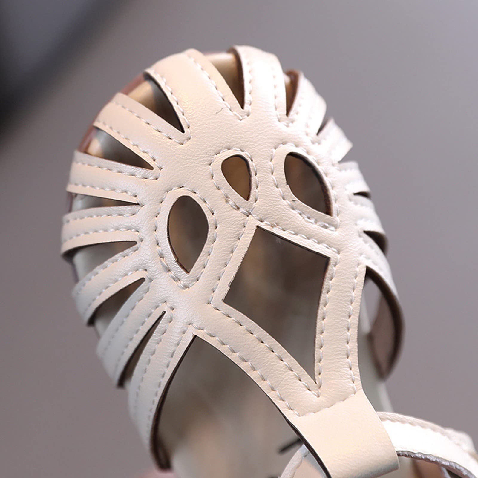 **Breathable Hollow Out Sandals for Little Girls - Open Toe Princess Flat Sandals with Strappy Gladiator Design - Perfect for Summer, Beach, and Casual Wear**
