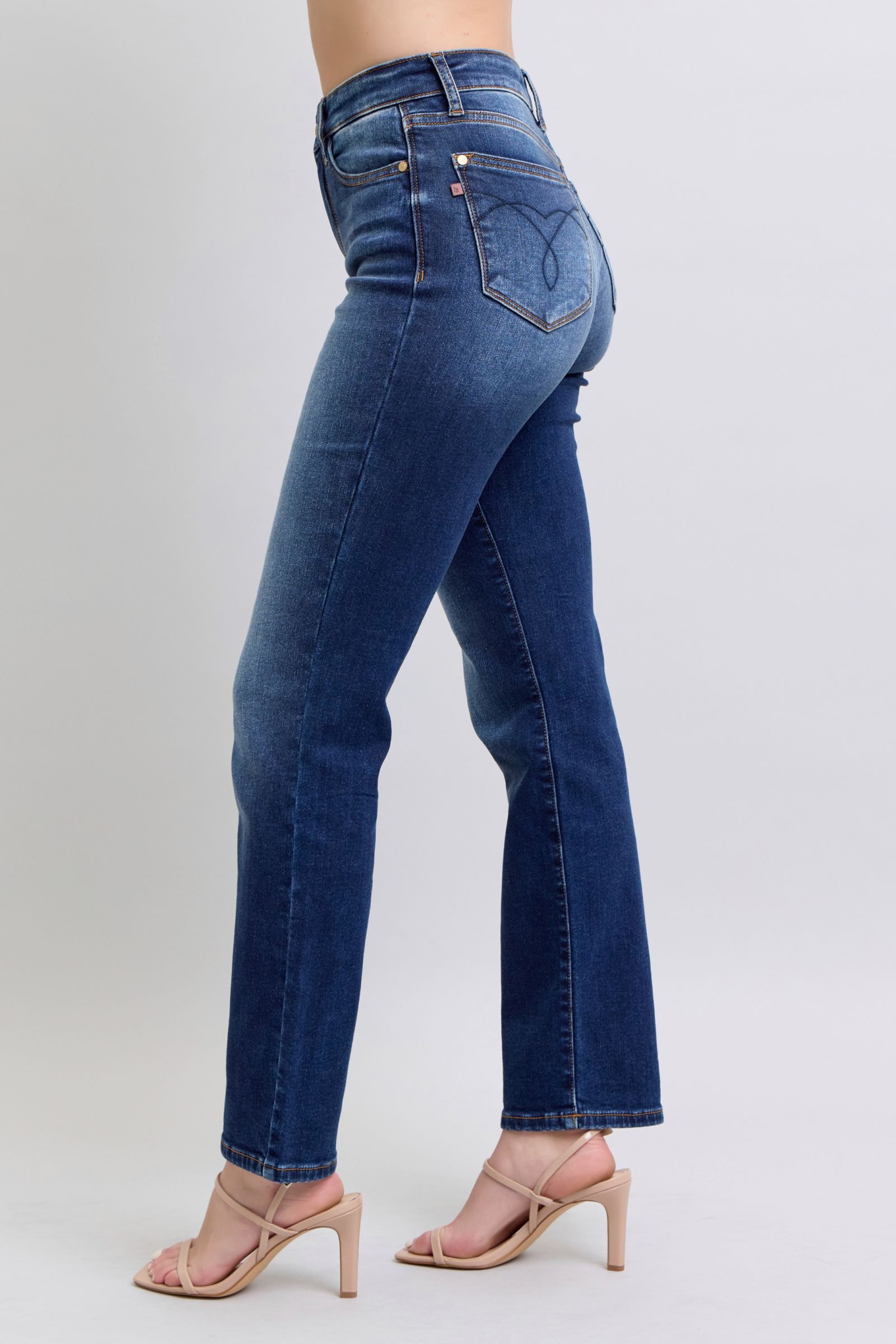 Judy Blue Women's Full Size Washed Straight Leg Jeans with Pockets - Comfortable Denim Pants for Casual Wear & Everyday Outfits