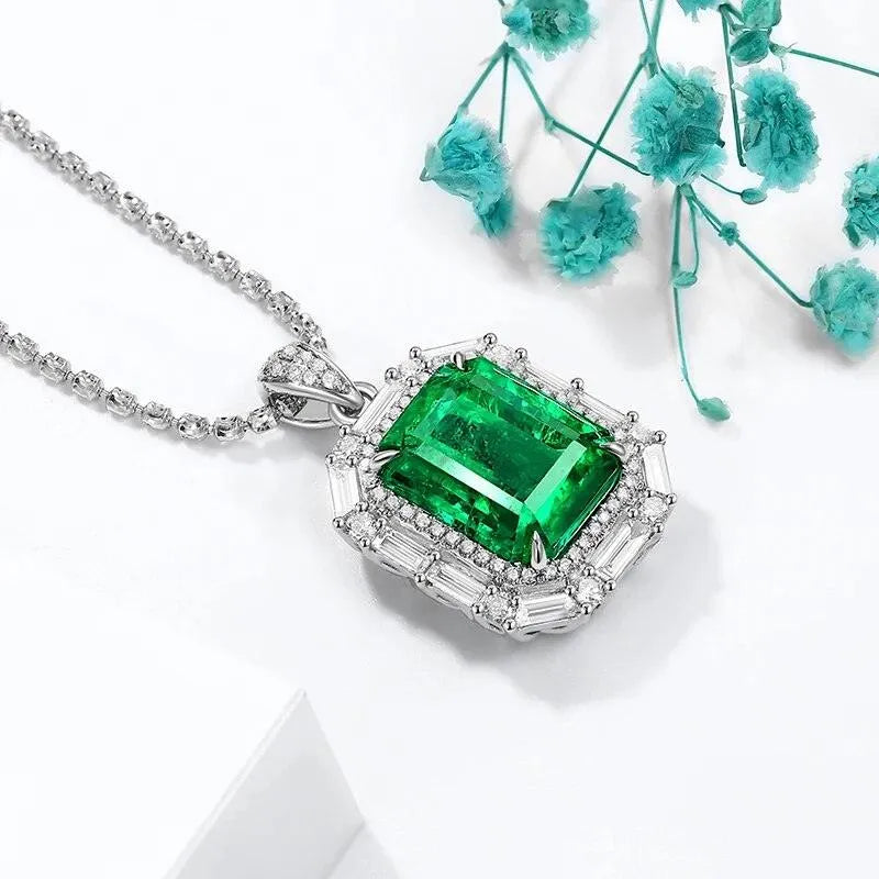 Vintage 18K Gold Pendant Necklace with Natural Emerald & Diamonds | Custom Luxury Jewelry for Women | Perfect for Weddings, Anniversaries & Special Occasions