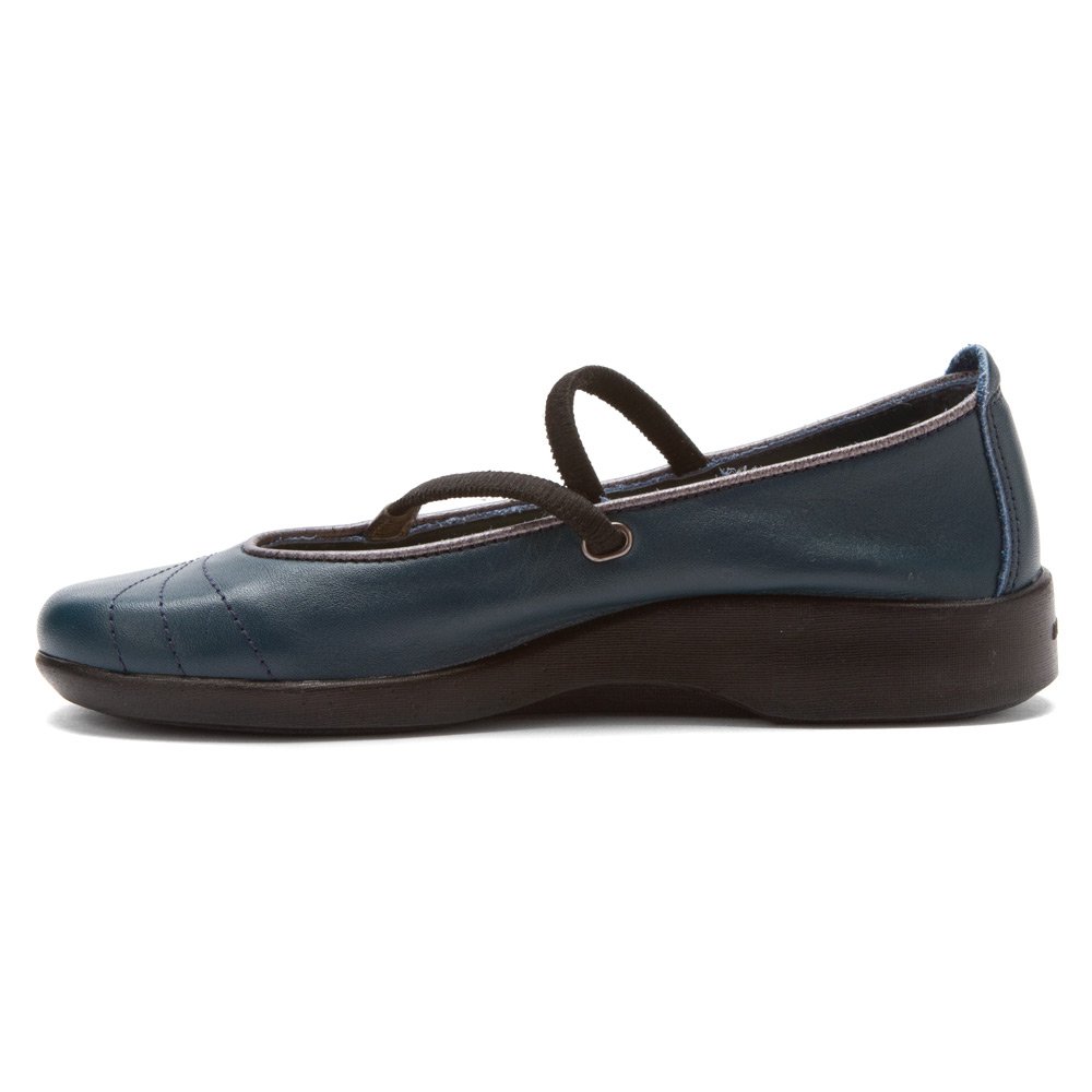 Arcopedico Women's Vitoria Comfortable Lightweight Slip-On Shoes for Travel, Work & Everyday Wear - Breathable & Supportive Footwear for Women