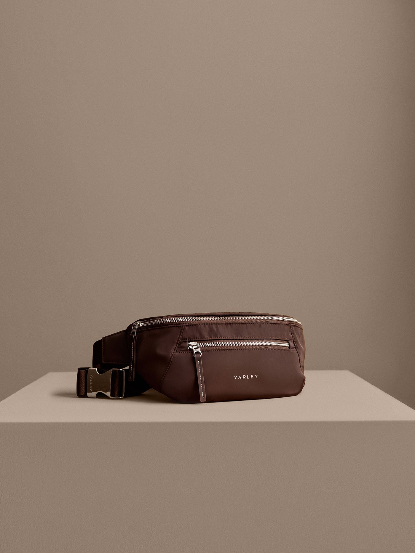 Varley Lasson Belt Bag - Stylish & Functional Coffee Bean Crossbody Fanny Pack for Women | Perfect for Running, Travel & Everyday Use