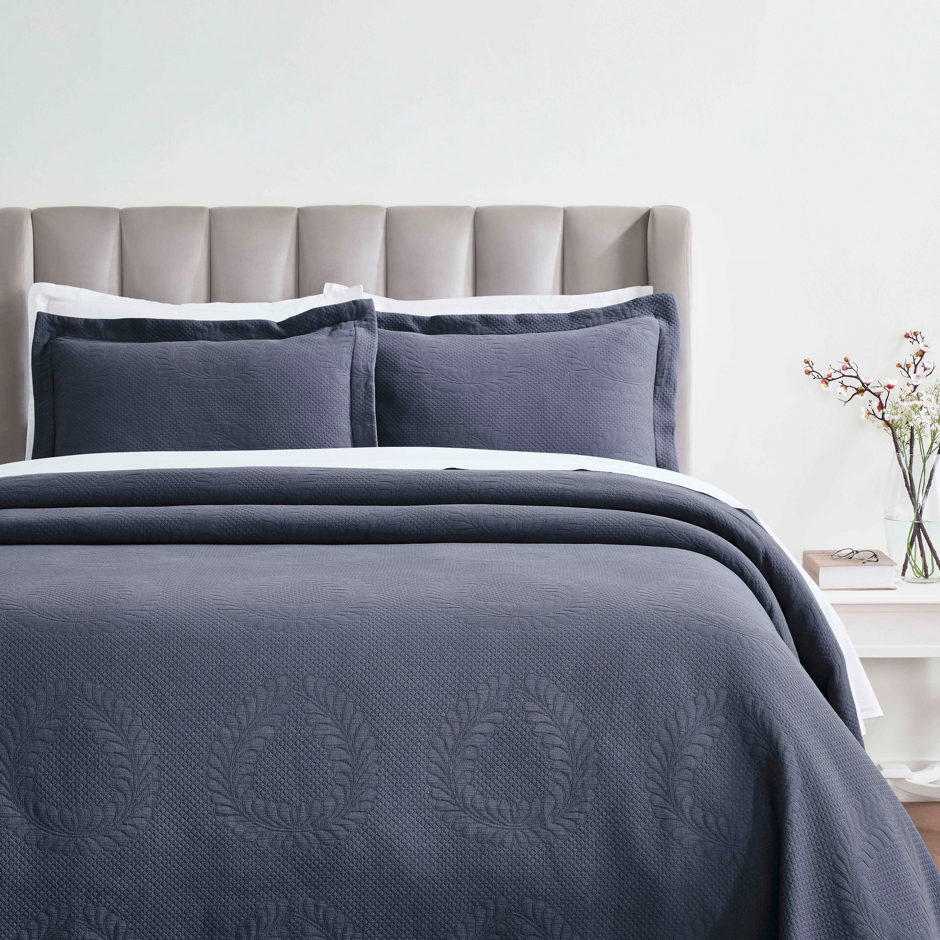 Peploi Cotton Medium Weight Matelasse Bedspread and Sham Set - Queen Size, White Textured Bed Cover with Matching Shams - Perfect for Master Bedroom, Guest Room & Hotel Decor