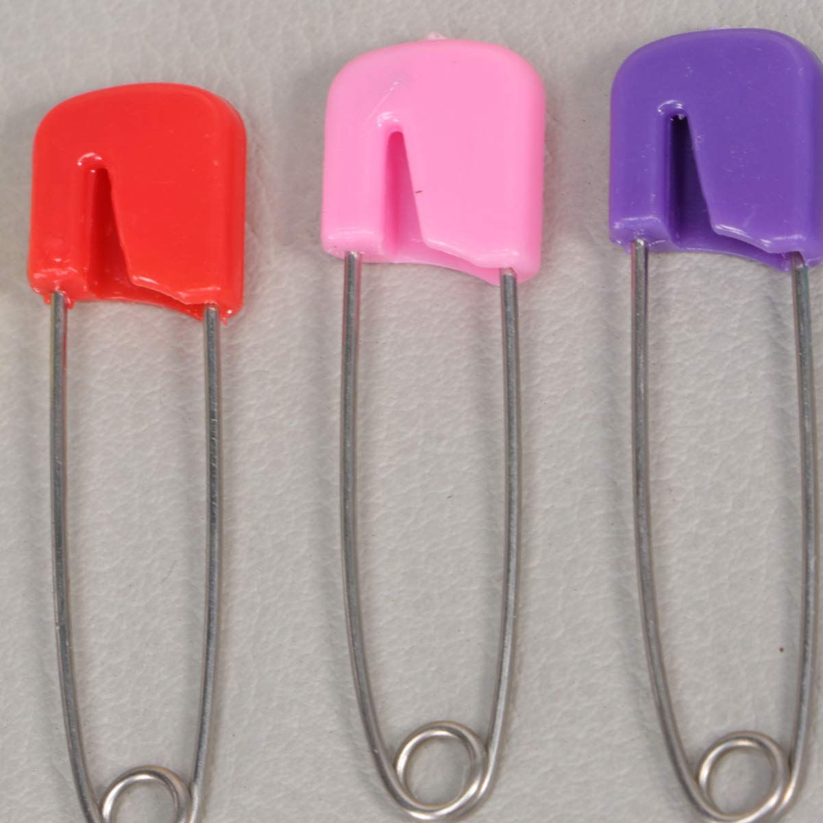 NUOBESTY 100pcs Baby Diaper Safety Pins - Plastic Head Nappy Pins for Kids & Infants - Secure Diaper Fasteners for Newborns, Toddlers, and Household Use - Perfect for Daycare, Travel, and Changing Diapers On-the-Go