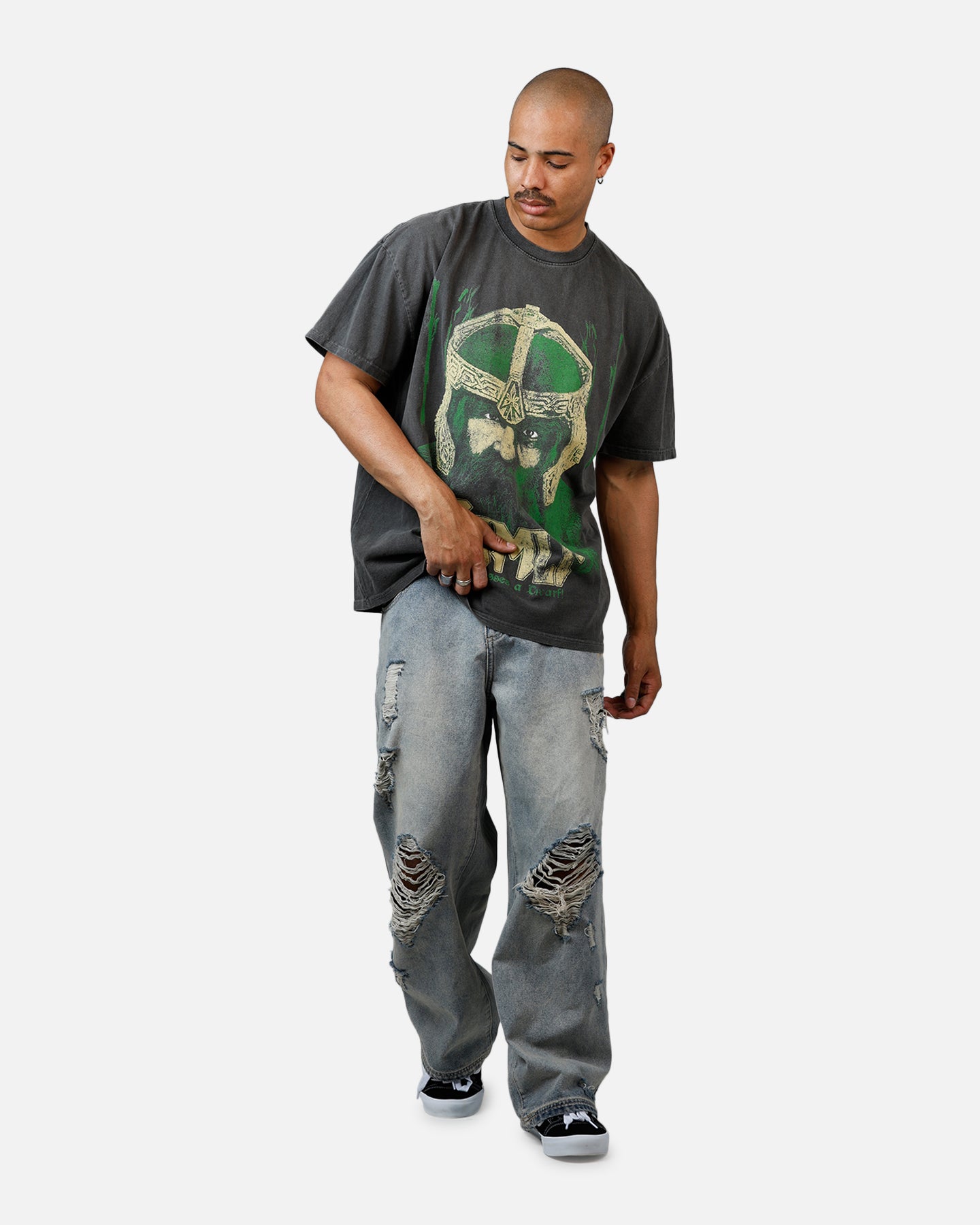Lord of the Rings Gimli Toss Heavyweight T-Shirt - Vintage Black Wash Cotton Tee - Perfect for Cosplay, Movie Nights & Fantasy Fans