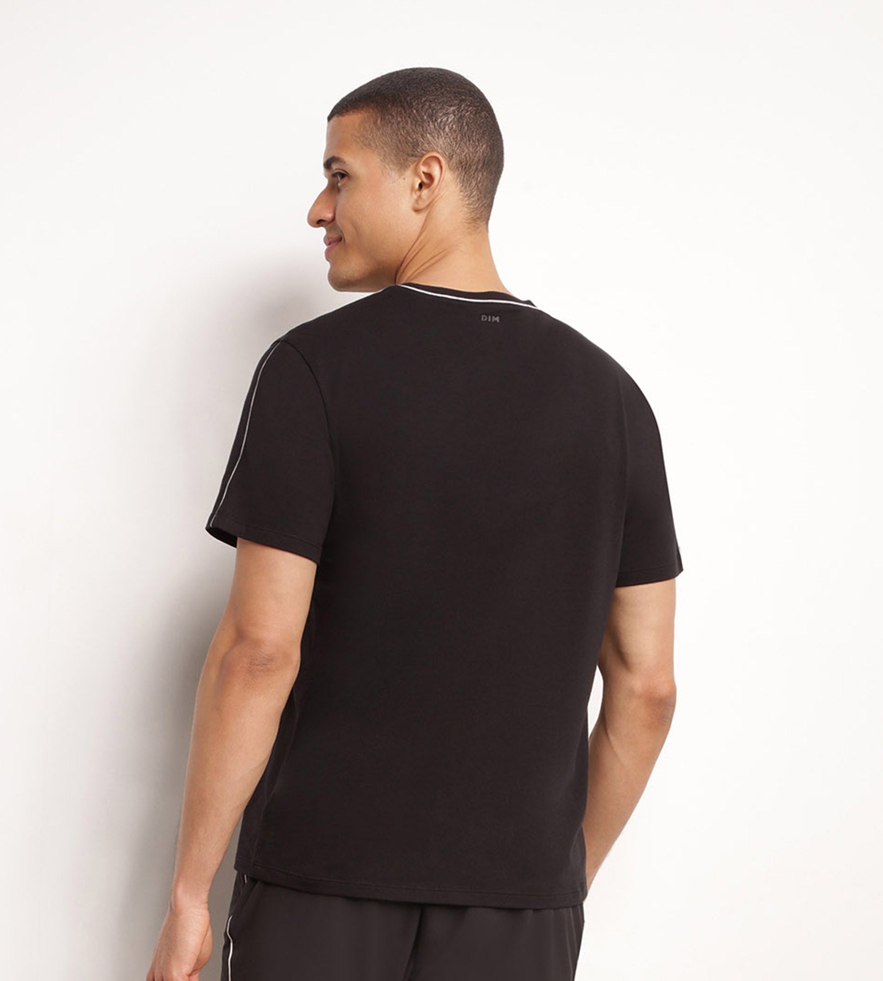 Men's Thermoregulating Sport T-Shirt - Black Jersey Fabric for Activewear & Workouts | Gym, Running & Outdoor Activities