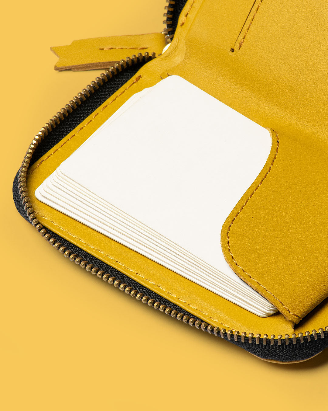 Compact Zipper Mini Wallet for Women & Men - Slim RFID Blocking Travel Wallet with Coin Pocket - Perfect for Everyday Use, Travel & Business