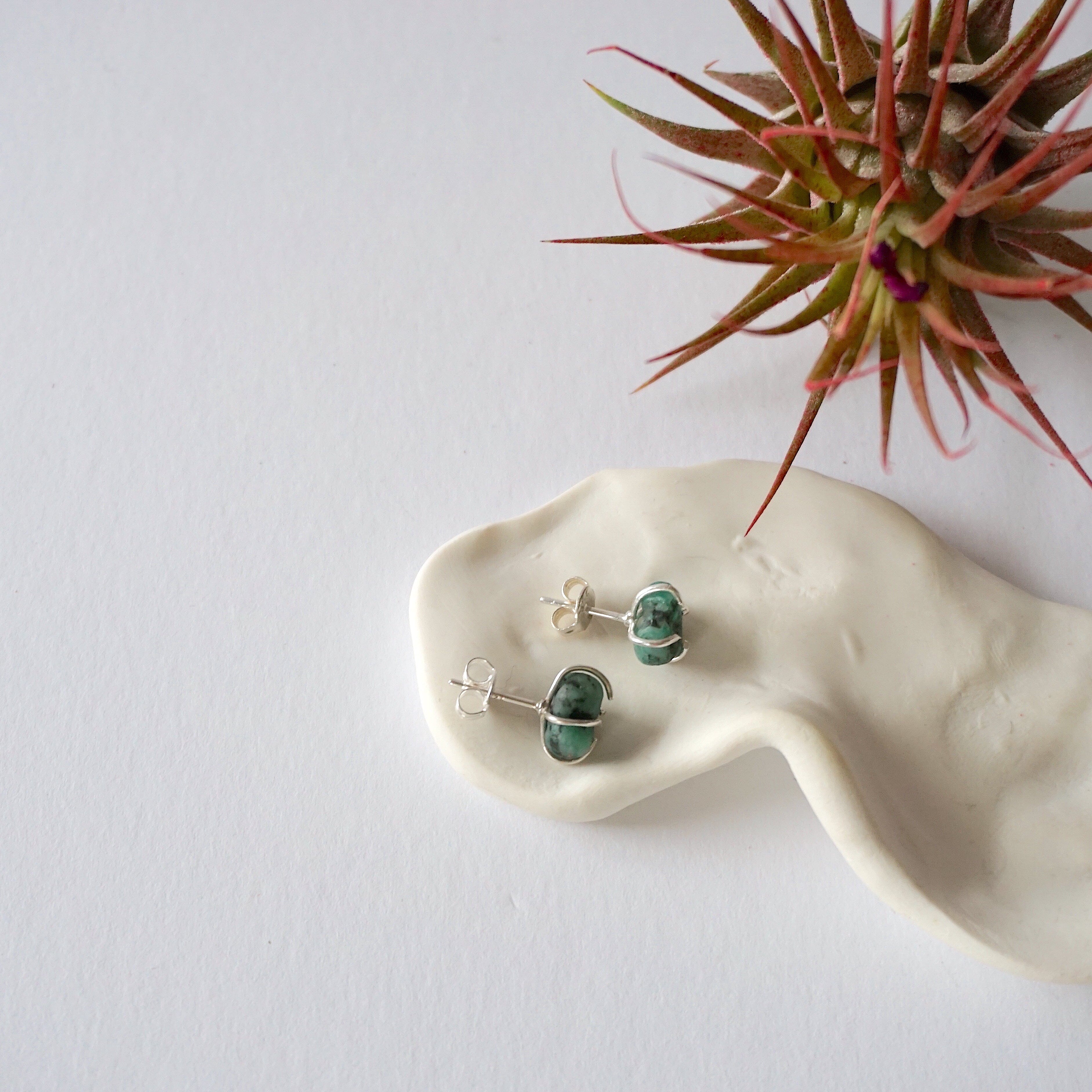 Natural Raw Emerald Huggie Stud Earrings - 925 Sterling Silver Jewelry for Women - Perfect for Everyday Wear, Gifts & Special Occasions