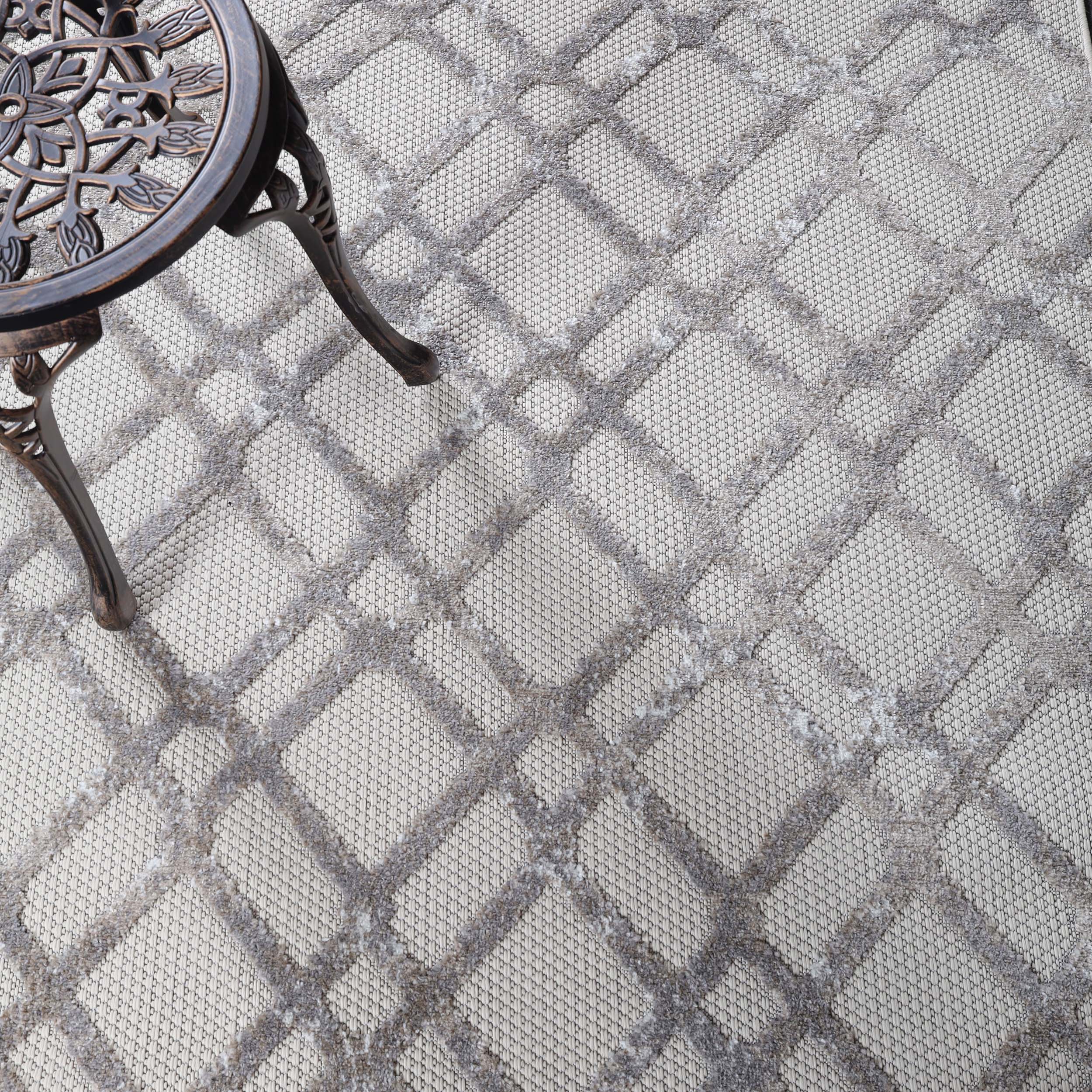 Paxson Geometric Diamond Lattice Indoor Outdoor Area Rug - Non-Slip Modern Floor Mat for Living Room, Bedroom, Patio & Deck Decor