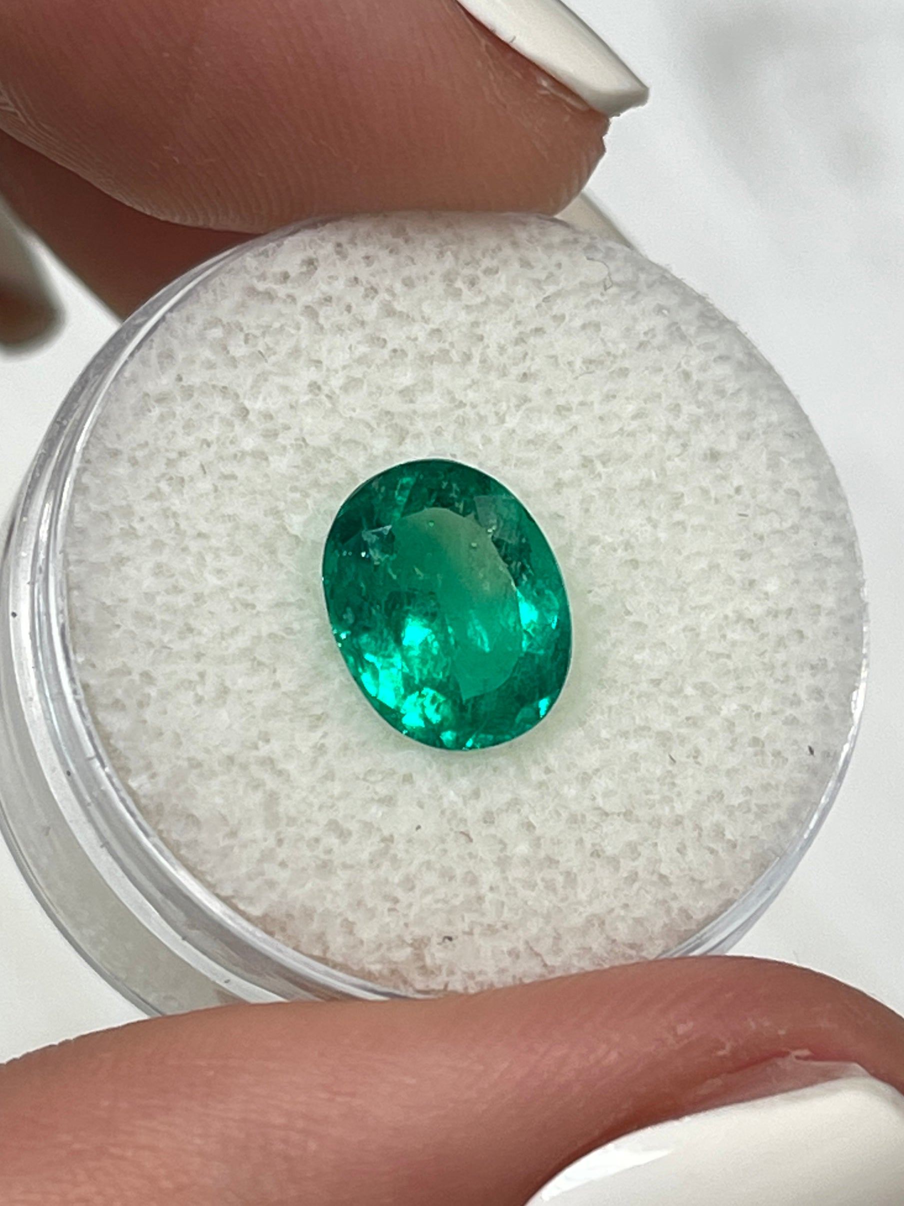 2.16 Carat 10x8mm Vivid Muzo Green Natural Loose Colombian Emerald Oval Cut Gemstone for Jewelry Making, Engagement Rings & Luxury Gifts