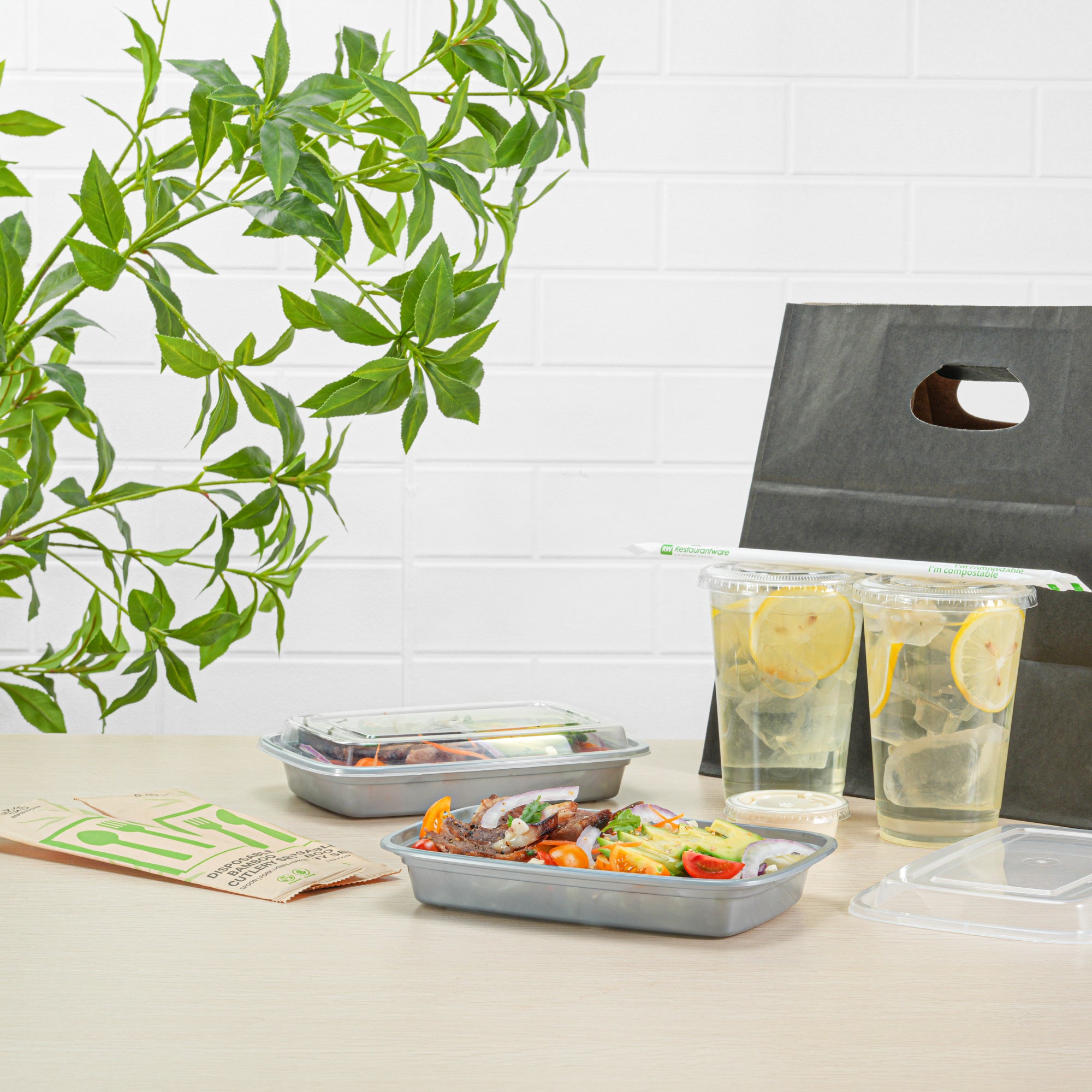 16 oz Rectangle Silver Plastic To-Go Food Containers with Clear Lid - Microwave Safe (7.75