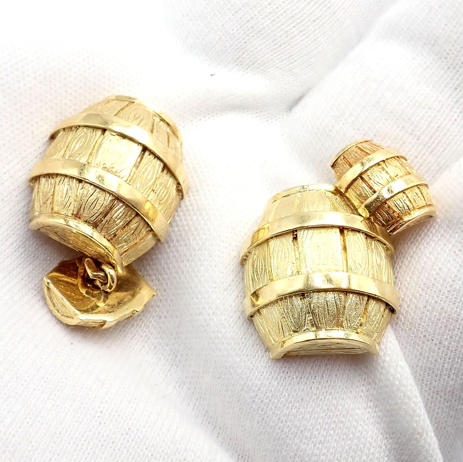 Vintage Cartier 18k Yellow Gold Barrel Cufflinks - Authentic 1970s Luxury Men's Jewelry for Formal Wear & Special Occasions