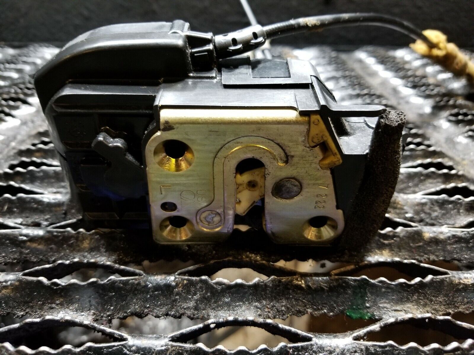 04-07 Infiniti QX56 Rear Left Driver Side Door Lock Latch Actuator OEM Replacement Part - Perfect for Car Door Repair & Maintenance