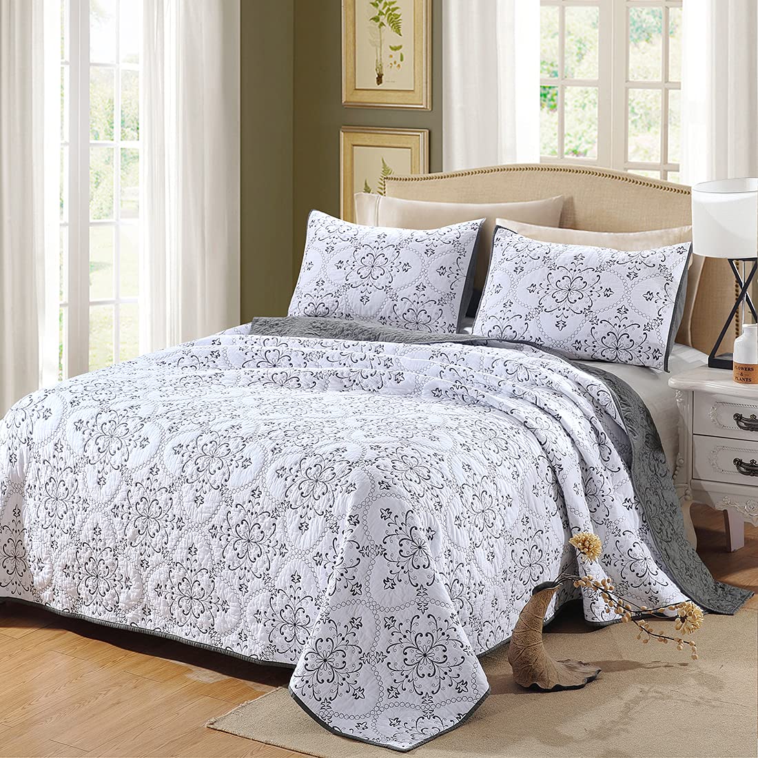 VCTOPS 3-Piece Embroidered Floral Quilt Set - Oversized Queen 100% Cotton Reversible Bedspread with 2 Pillow Shams, Soft Lightweight Coverlet (105