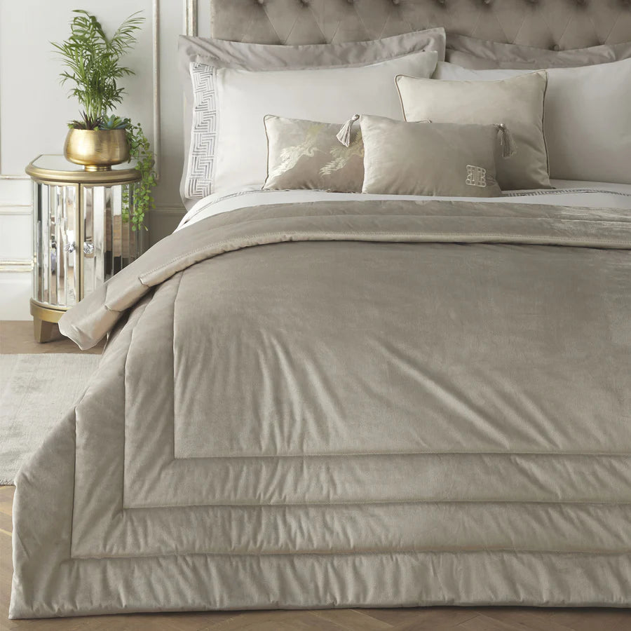 Laurence Llewelyn Bowen Luxury Chic Oyster Bedspread - Queen Size Soft Quilted Coverlet for Master Bedroom & Guest Room Decor