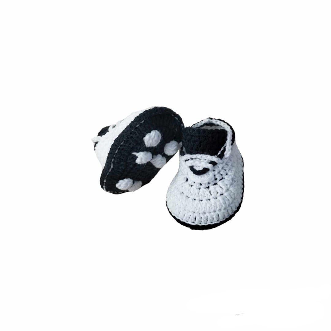 **Adorable Crochet Soccer Cleat Baby Booties for Newborns (0-12 Months) - Perfect for Baby Reveals, Father's Day & Unique Baby Gifts - Ideal for Photo Shoots, First Birthdays & Sporty Parenting Moments**