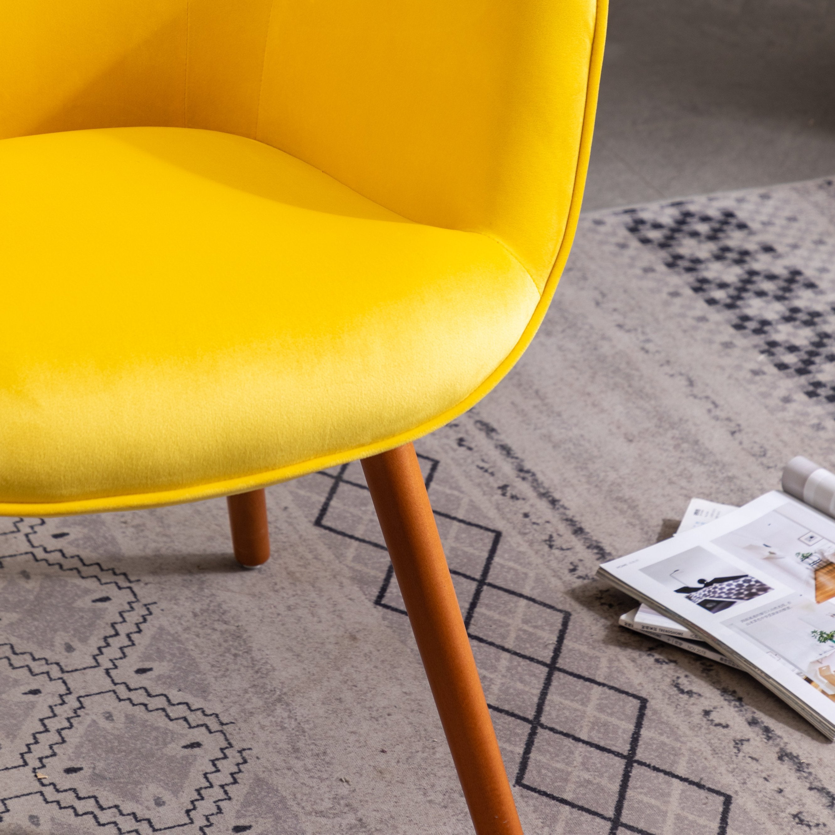 Roundhill Furniture Doarnin Contemporary Silky Velvet Tufted Button Back Accent Chair - Yellow Velvet Lounge Chair for Living Room, Bedroom & Office Decor