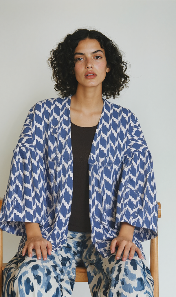 R207951 Blue & White Printed Crepe Chiffon Kimono - Lightweight Summer Cover Up for Beach, Pool & Boho Fashion