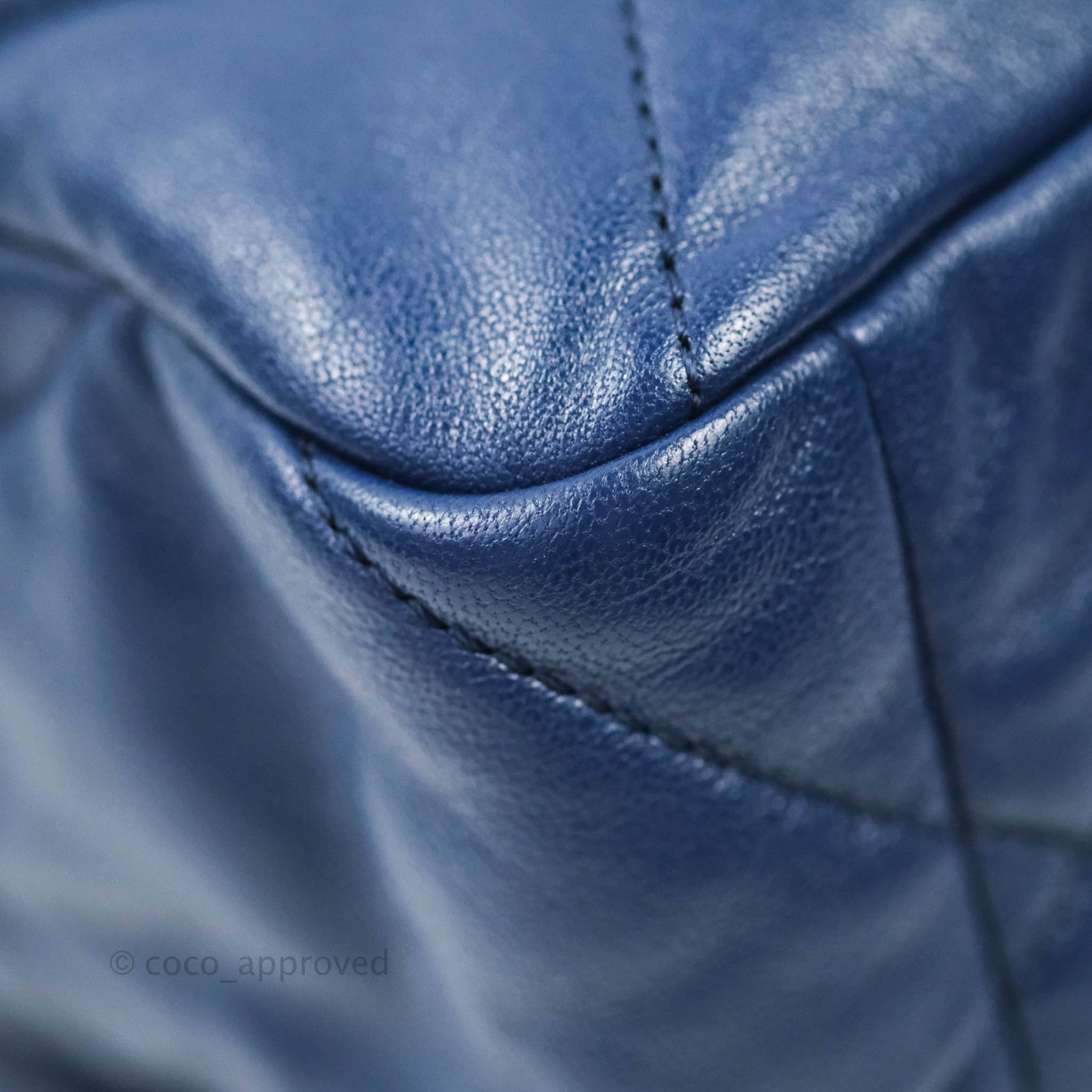 Chanel 19 Medium Flap Bag in Blue Goatskin Leather with Mixed Hardware - Perfect for Everyday Luxury & Special Occasions