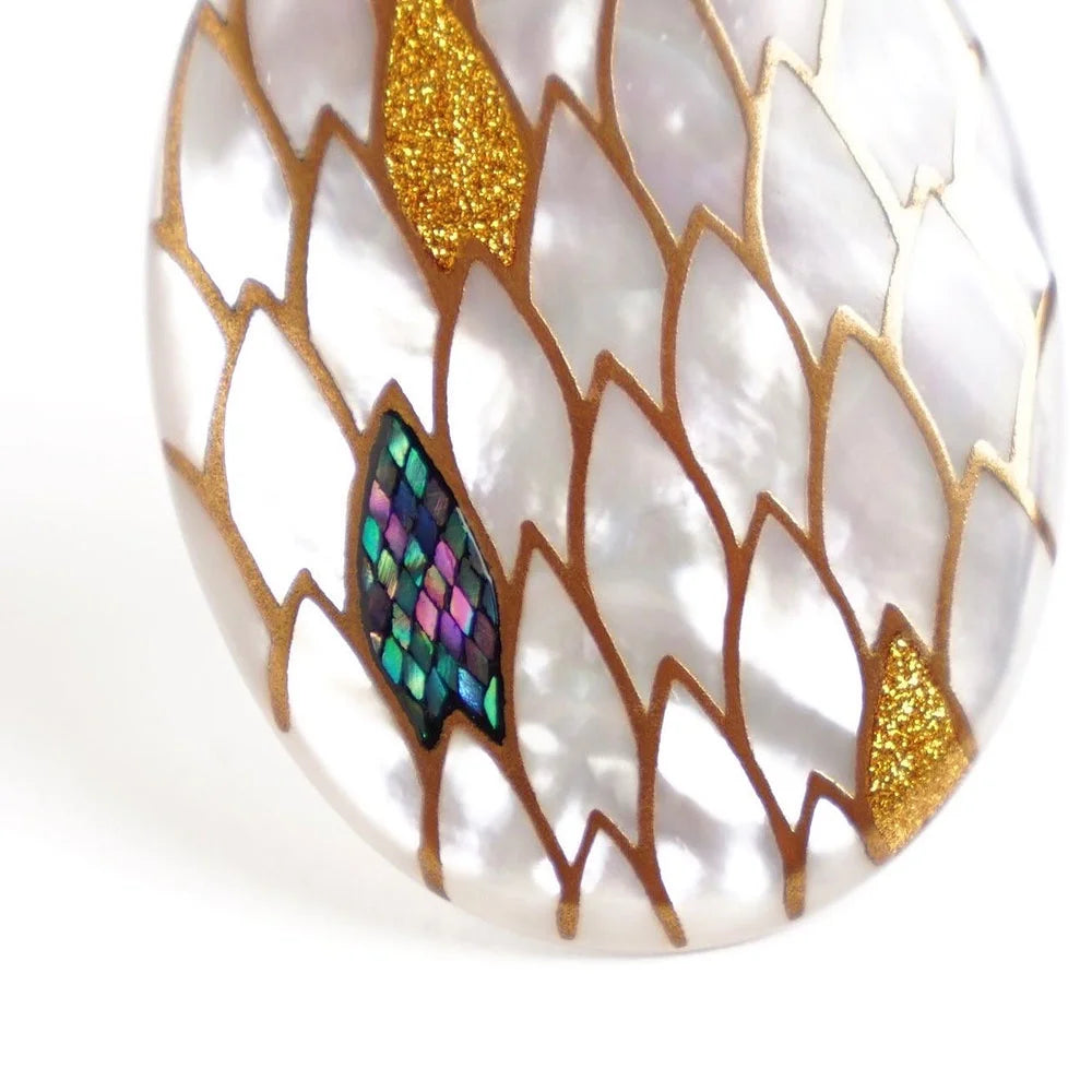 Exquisite Maki-e Urushi Lacquer Brooch with White South Sea Pearl Shell & Dragon Scales - Traditional Japanese Lacquer Jewelry for Women, Elegant Gift for Weddings, Parties & Special Occasions