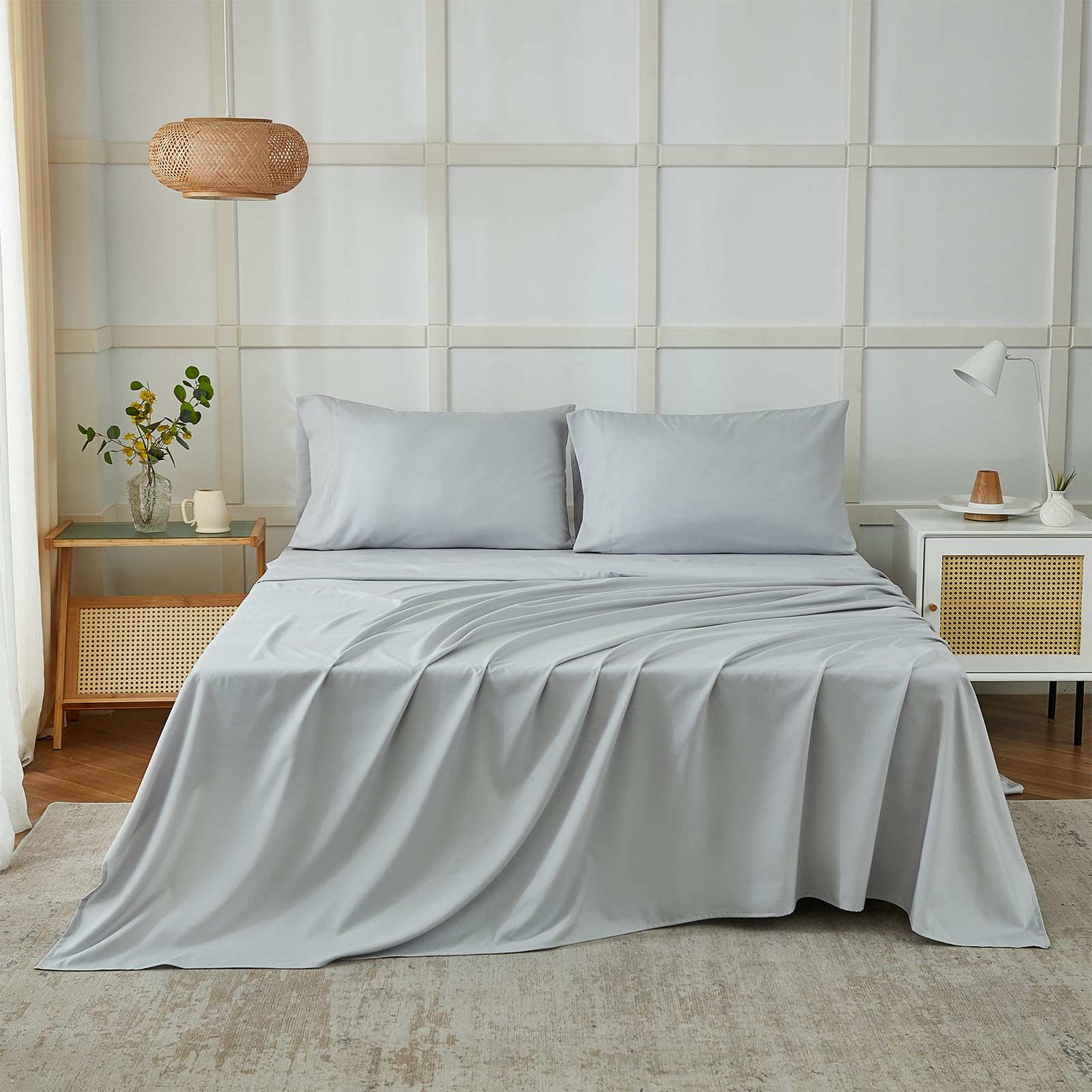 ILAVANDE 4-Piece Queen Size Bed Sheet Set - 1800 Series Luxury Microfiber, Super Soft & Breathable, Wrinkle-Free, 14