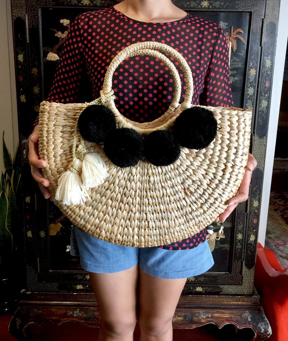 Stylish Pom Pom Straw Tote Bag for Women - Perfect Beach Basket Bag, Summer Straw Handbag for Outdoors, Picnics & Vacation