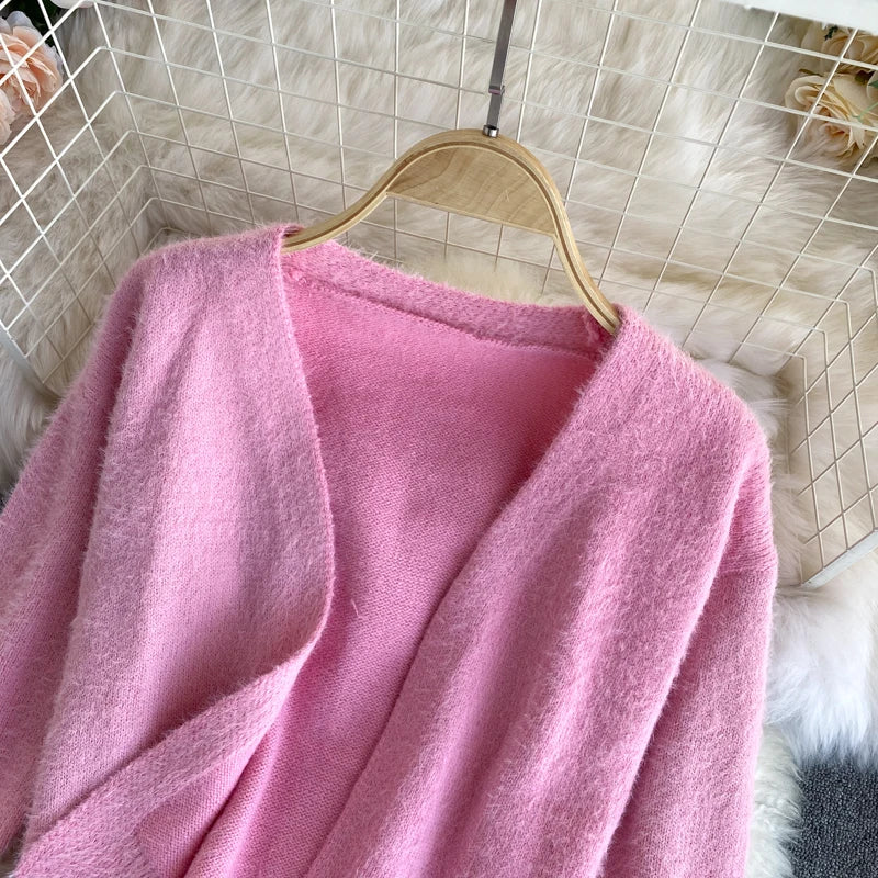 Soft & Cozy Women's Knitted Sweater - Warm Winter Pullover for Casual Outfits & Layering