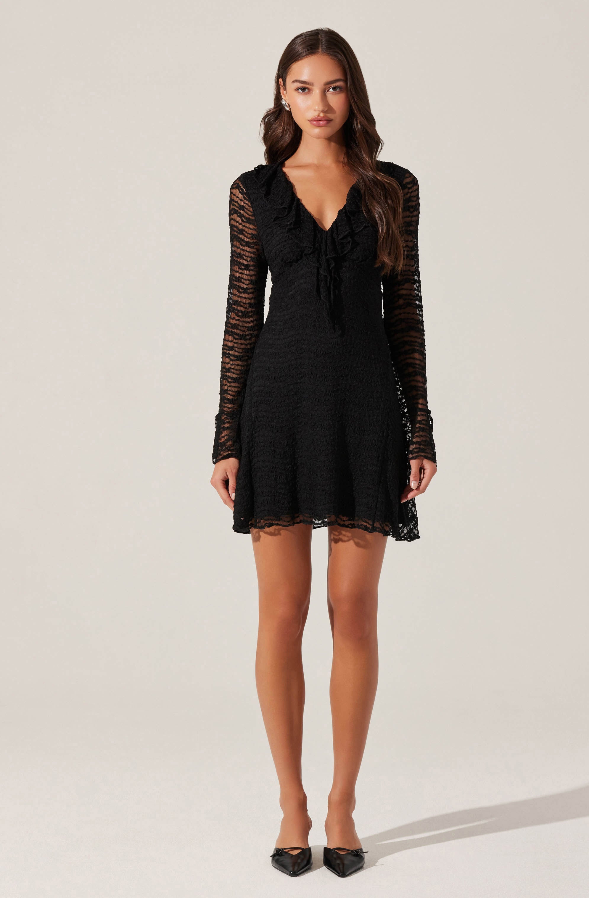 Elegant Ruffle V-Neck Lace Mini Dress for Women - Perfect for Cocktail Parties, Date Nights & Summer Weddings
