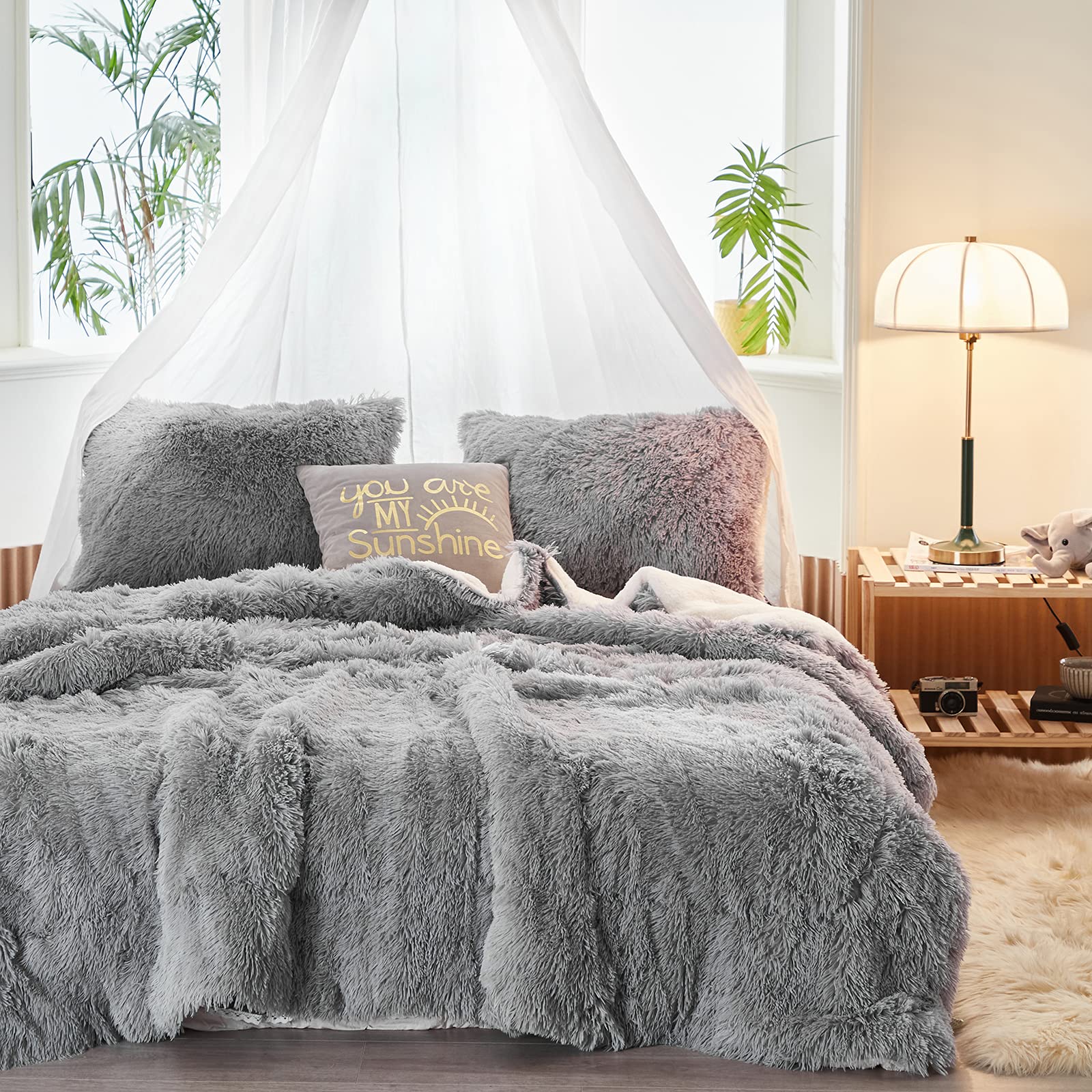 Luxury Faux Fur Shaggy Comforter Set King Size - Plush & Sherpa Reversible Grey Bedding, Ultra Soft 3 Piece Set (1 Comforter + 2 Pillowcases) for Winter Warmth - Perfect for Cozy Bedrooms, Guest Rooms & Cold Weather Comfort