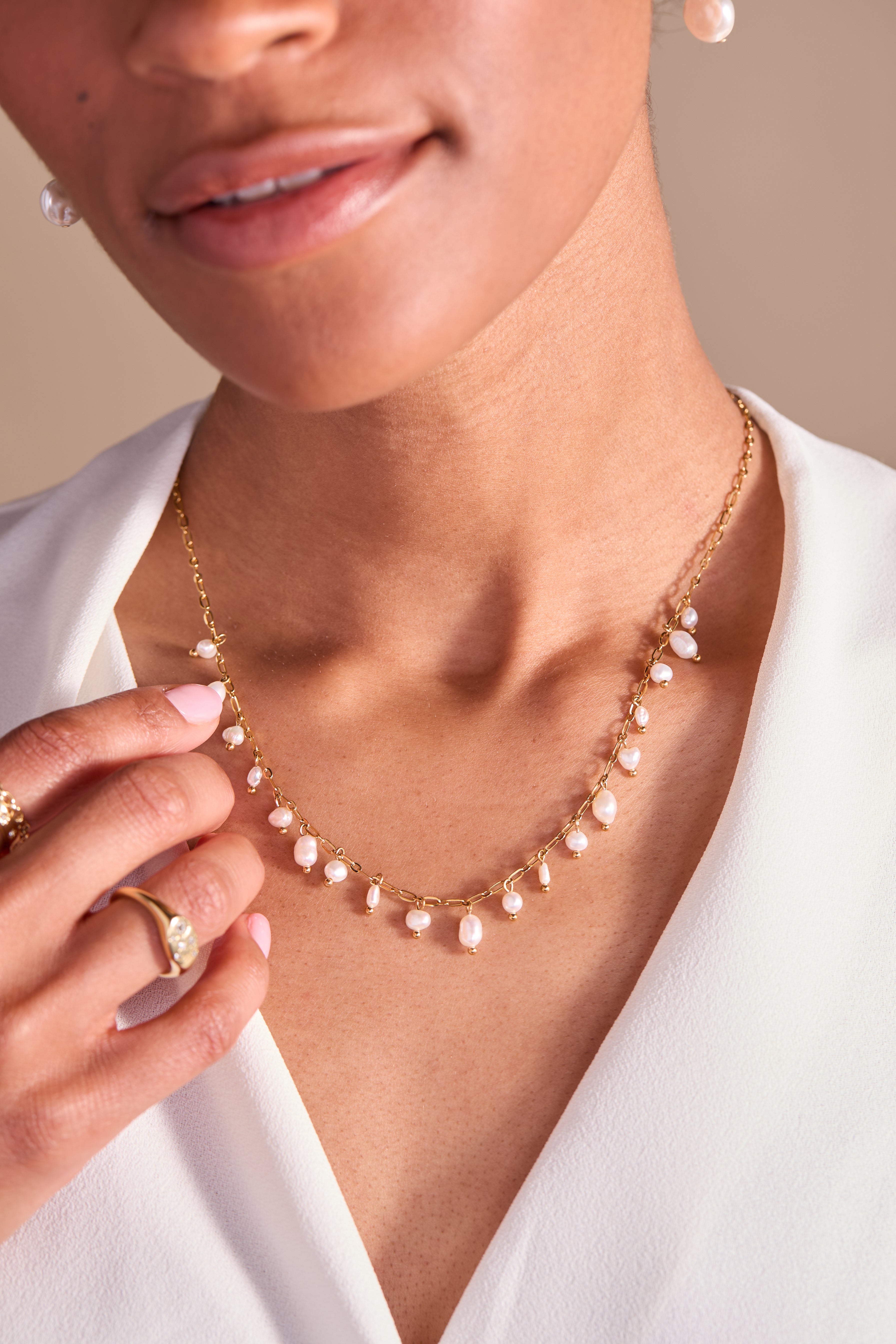 Elegant Freshwater Pearl Necklace for Women - Timeless Jewelry Gift for Wedding, Anniversary & Special Occasions