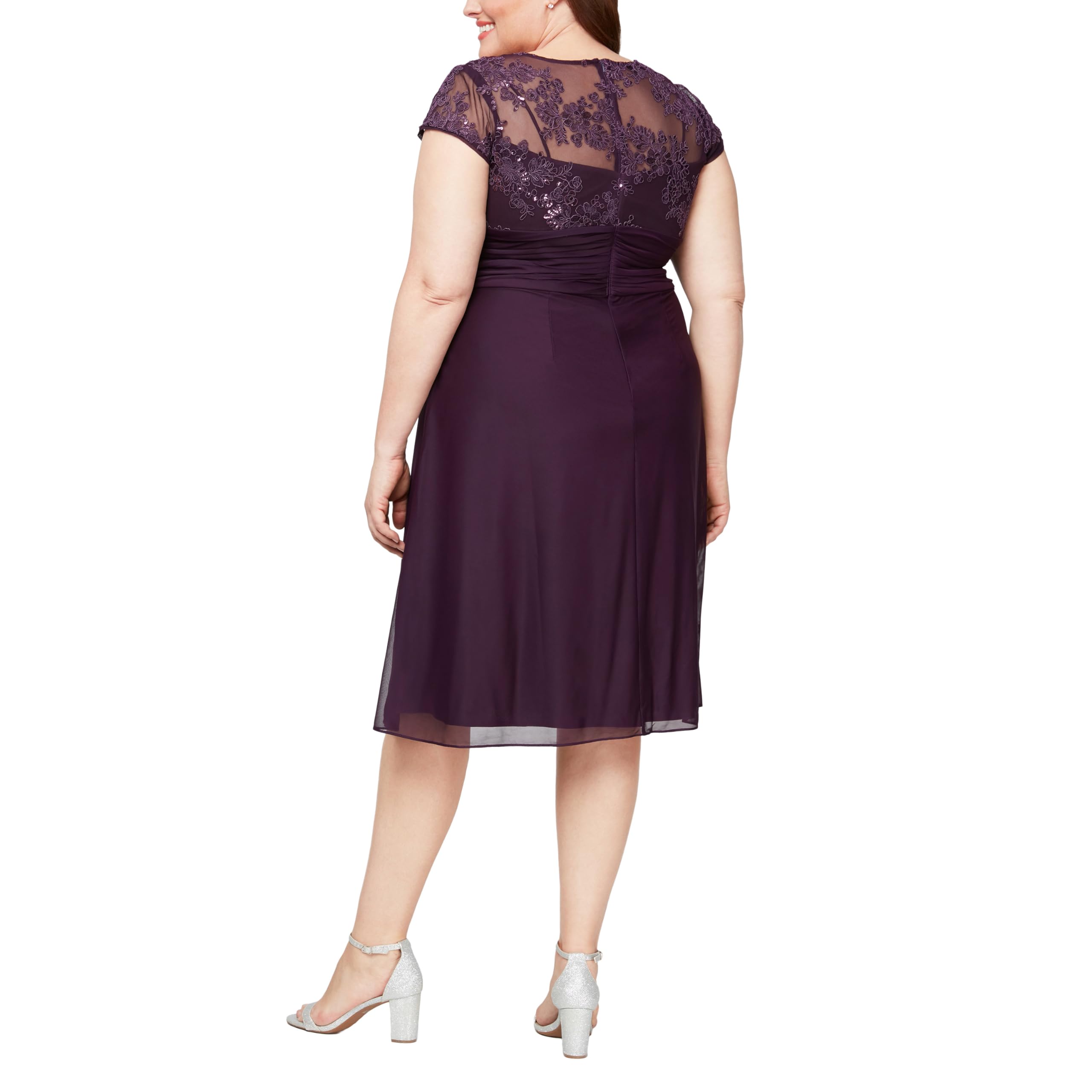 Alex Evenings Women's Plus Size A-line Embroidered Empire Waist Cocktail Dress for Weddings, Parties & Special Occasions - Elegant Formal Evening Wear for Curvy Women