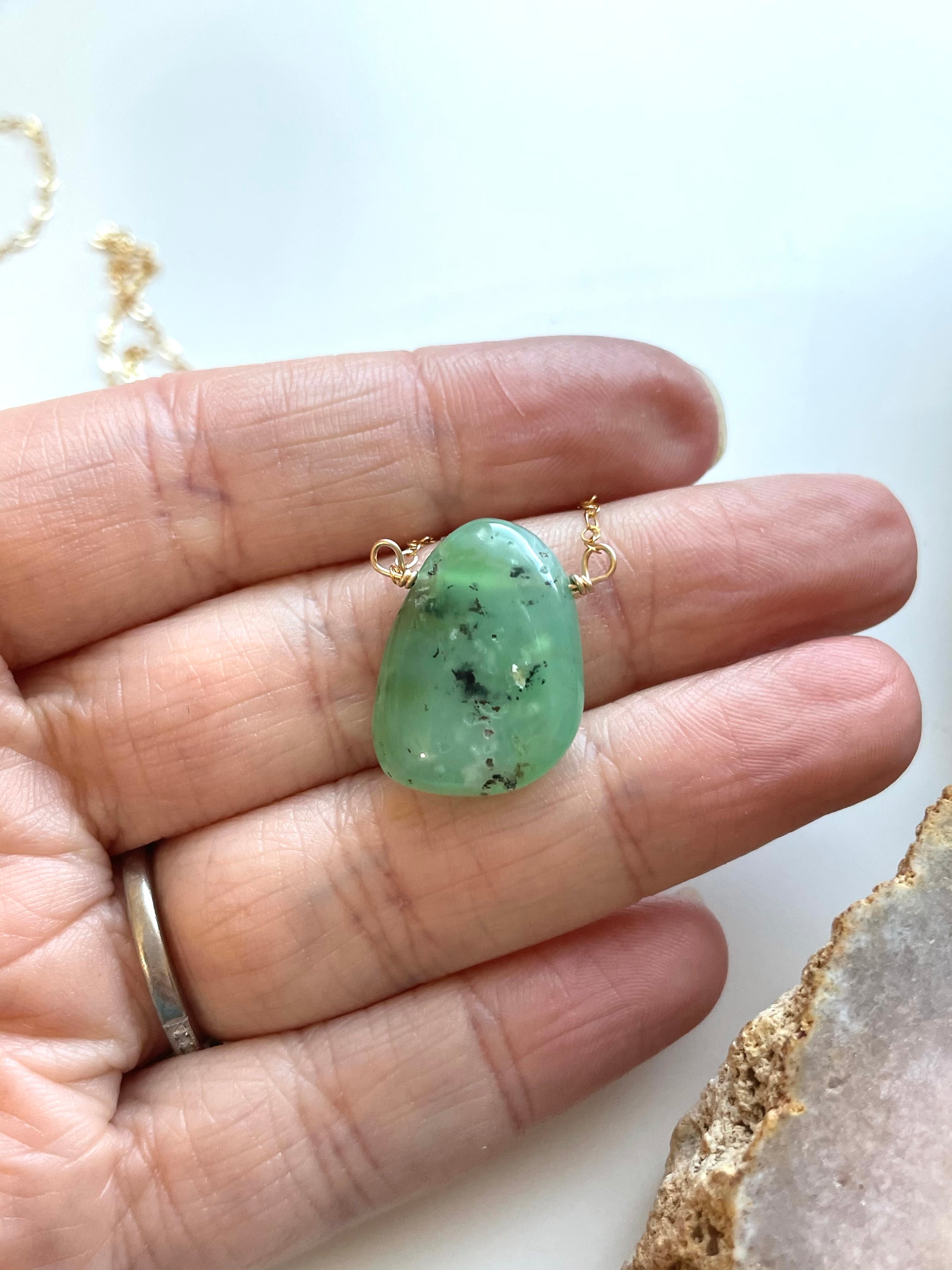 Natural Green Chrysoprase Gemstone Pendant Necklace for Women - Elegant Jewelry Gift for Birthday, Anniversary & Special Occasions
