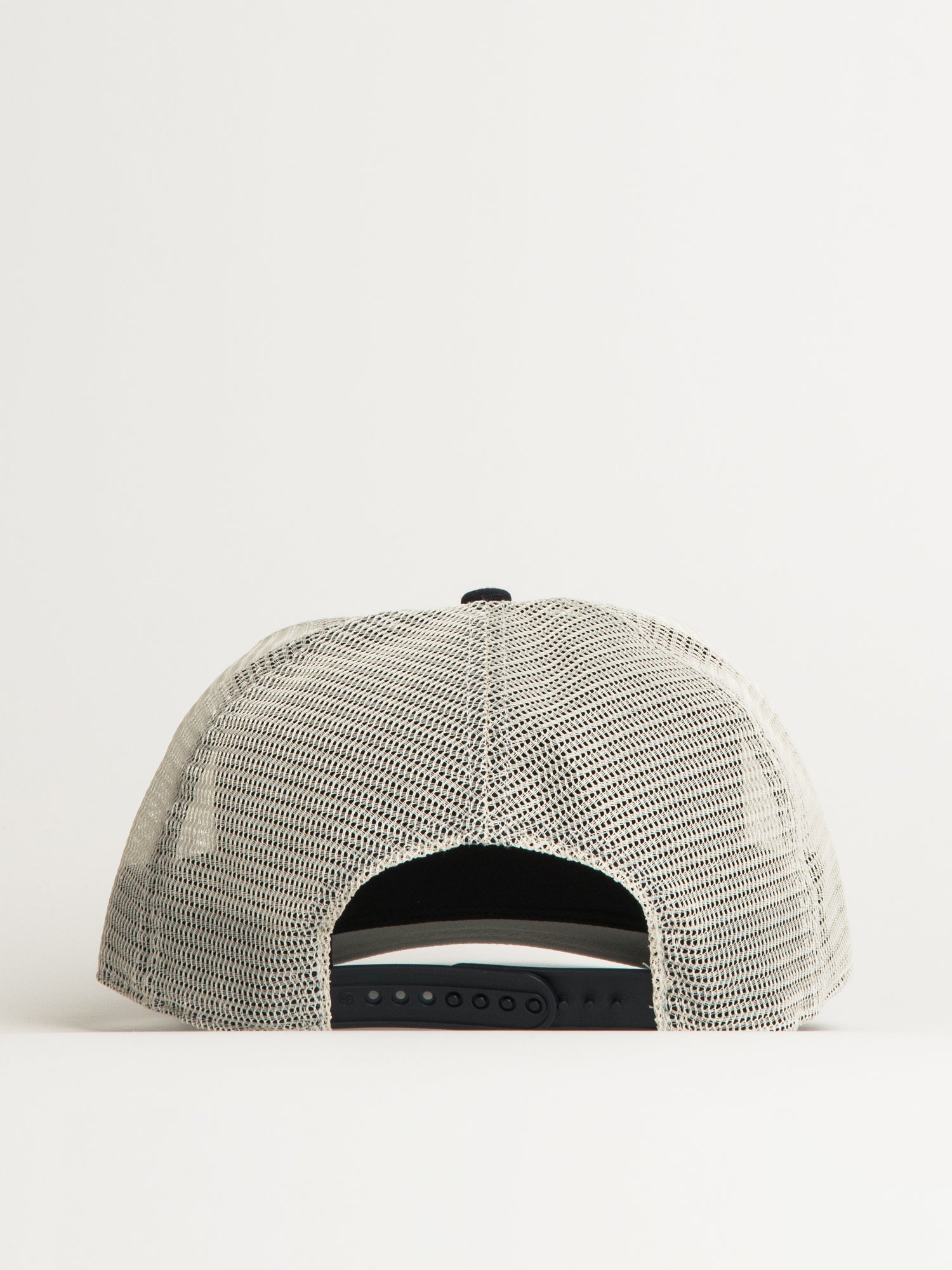 New York Yankees Embroidered Emmet Hitch Trucker Hat - Adjustable Snapback Cap for Baseball Fans & Outdoor Activities