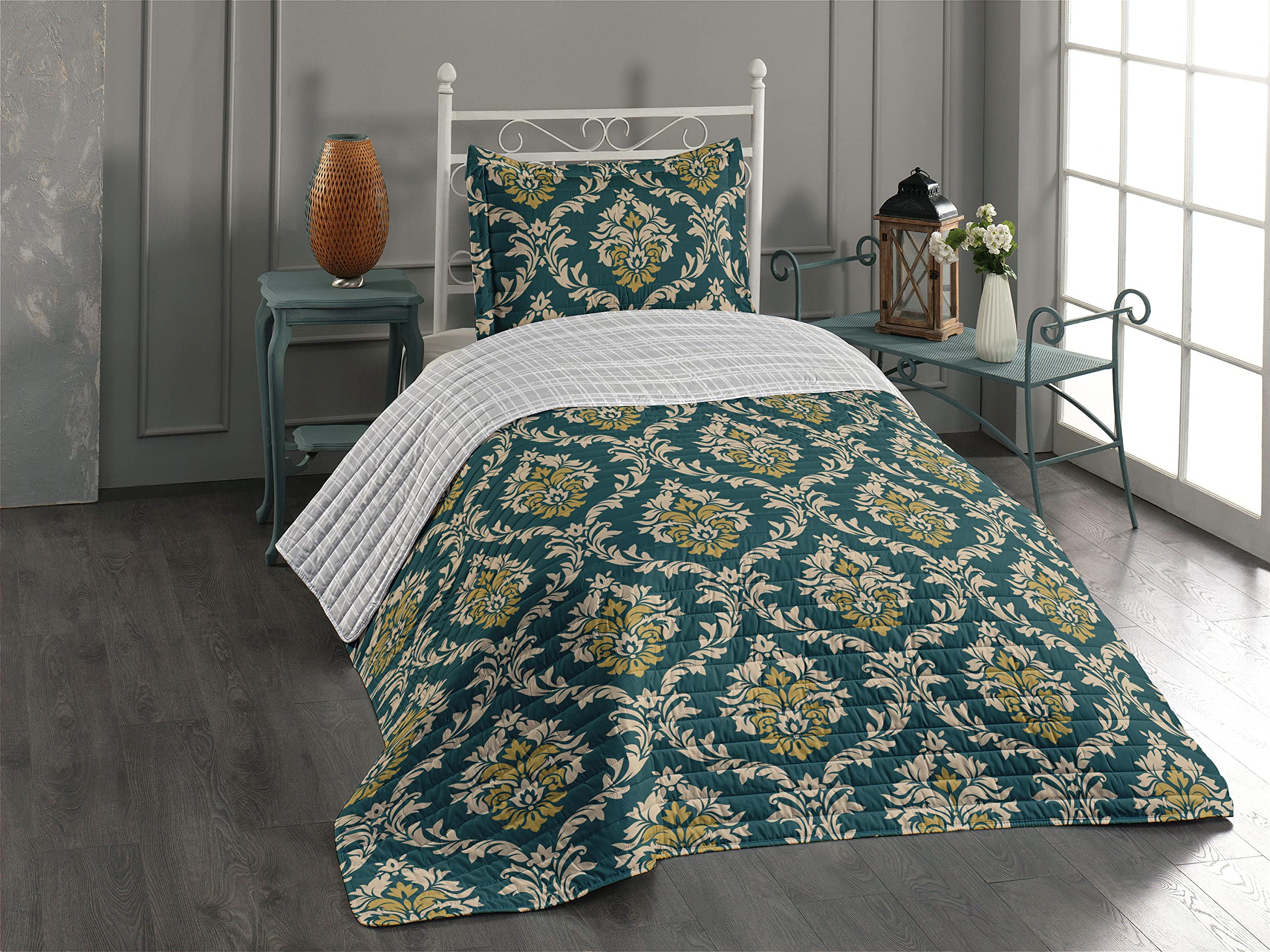 Ambesonne Floral Reversible Bedspread Set - Vintage Branches Floral Art Deco Pattern Microfiber Bedding with Pillow Shams, Twin Size, Hunter Green | Perfect for Bohemian Bedroom Decor, Guest Room Makeover & Cozy Home Styling